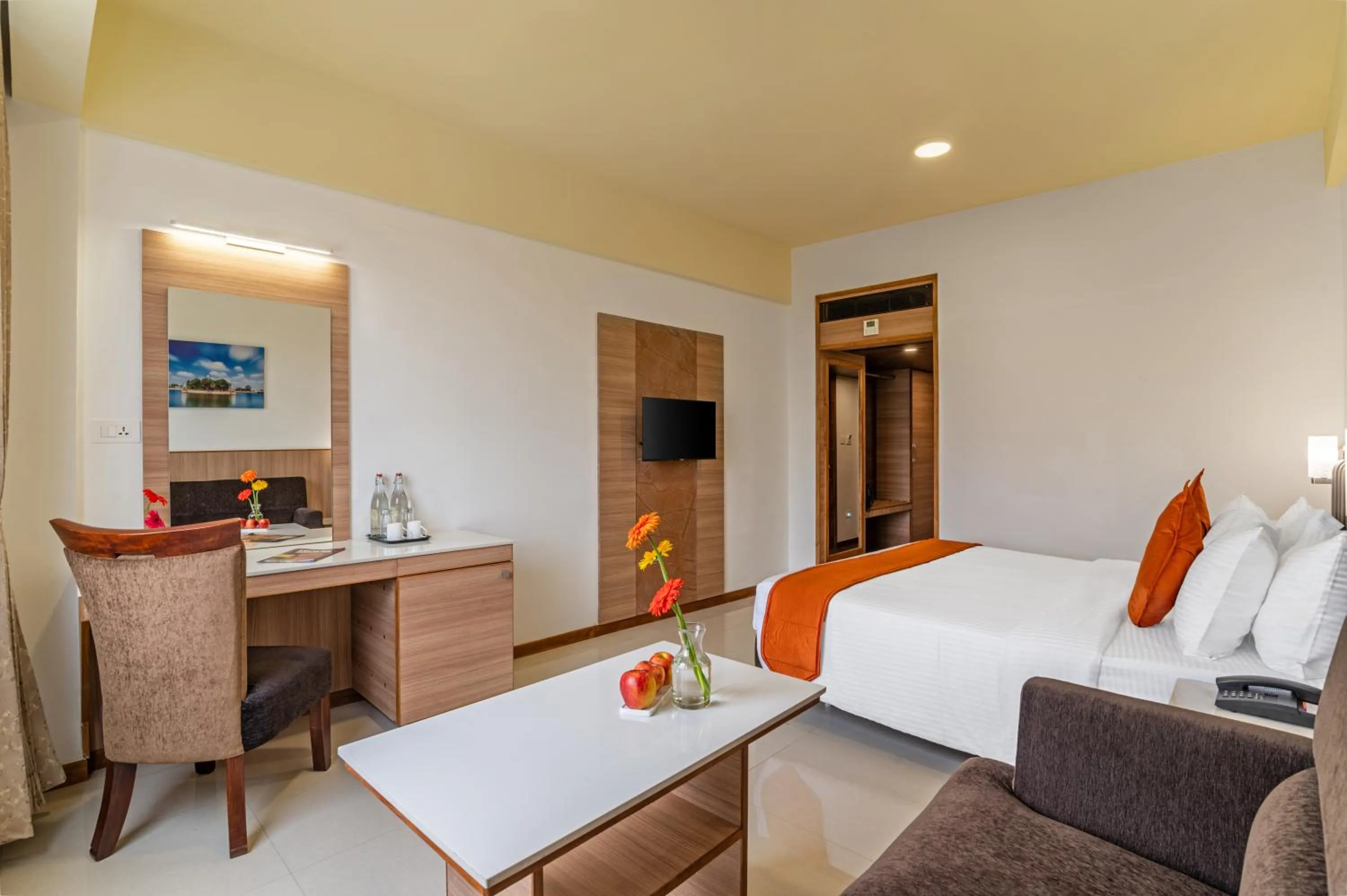 Photo of the whole room, Bed in Sterling V Grand Madurai