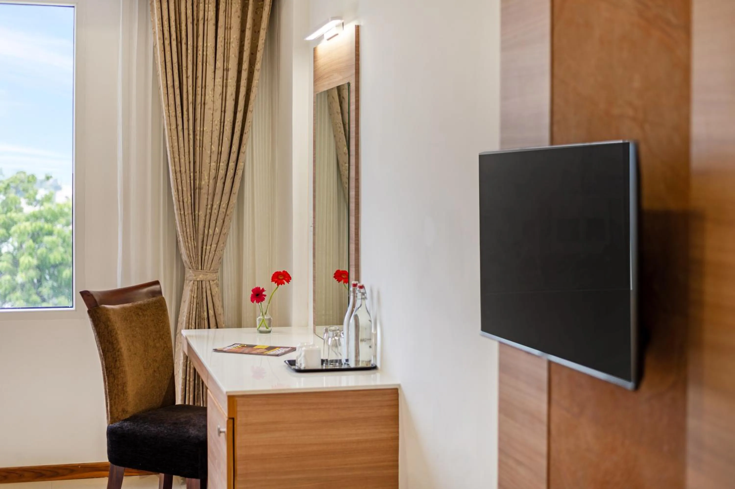 TV and multimedia in Sterling V Grand Madurai