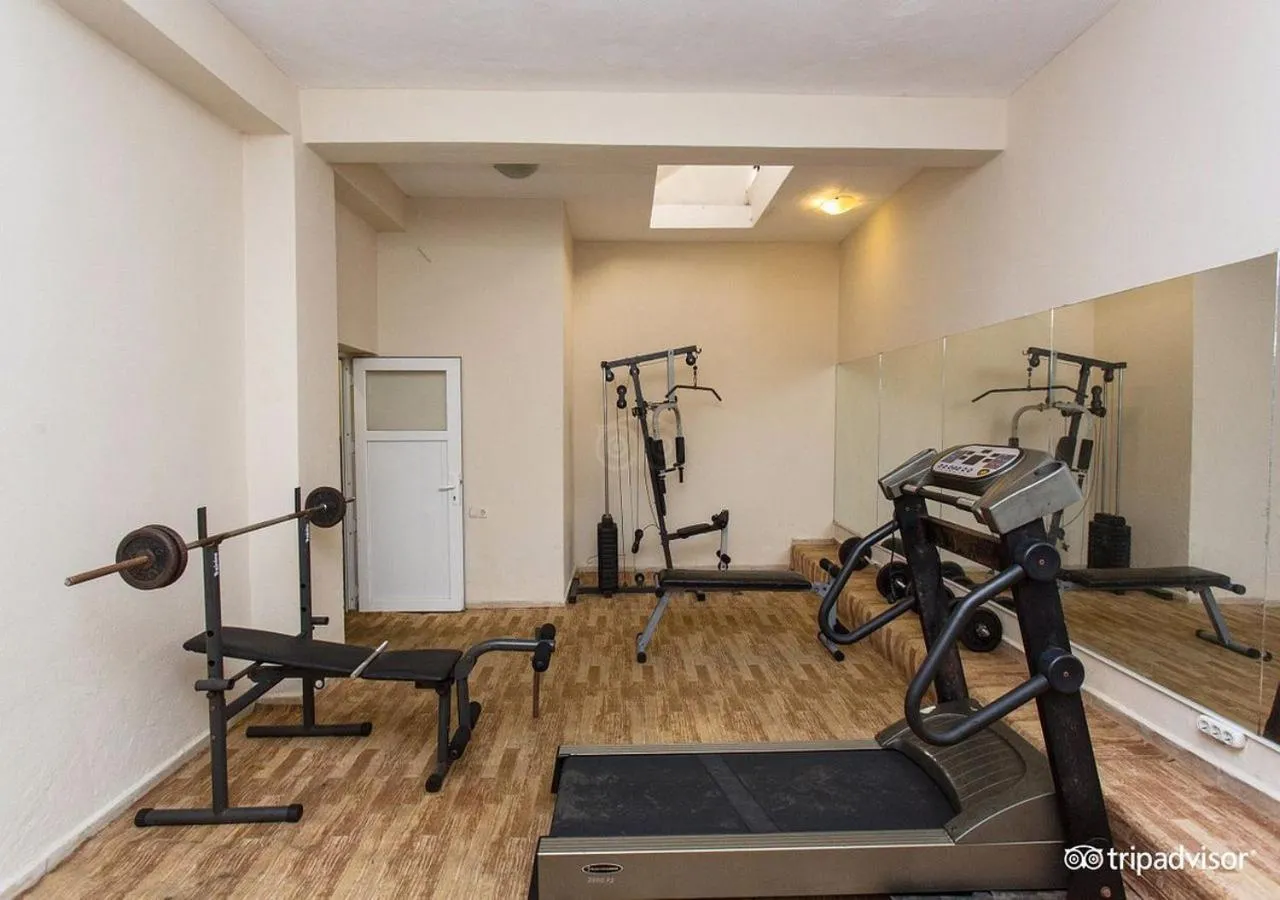 Fitness centre/facilities in MURAT 2 Hotel