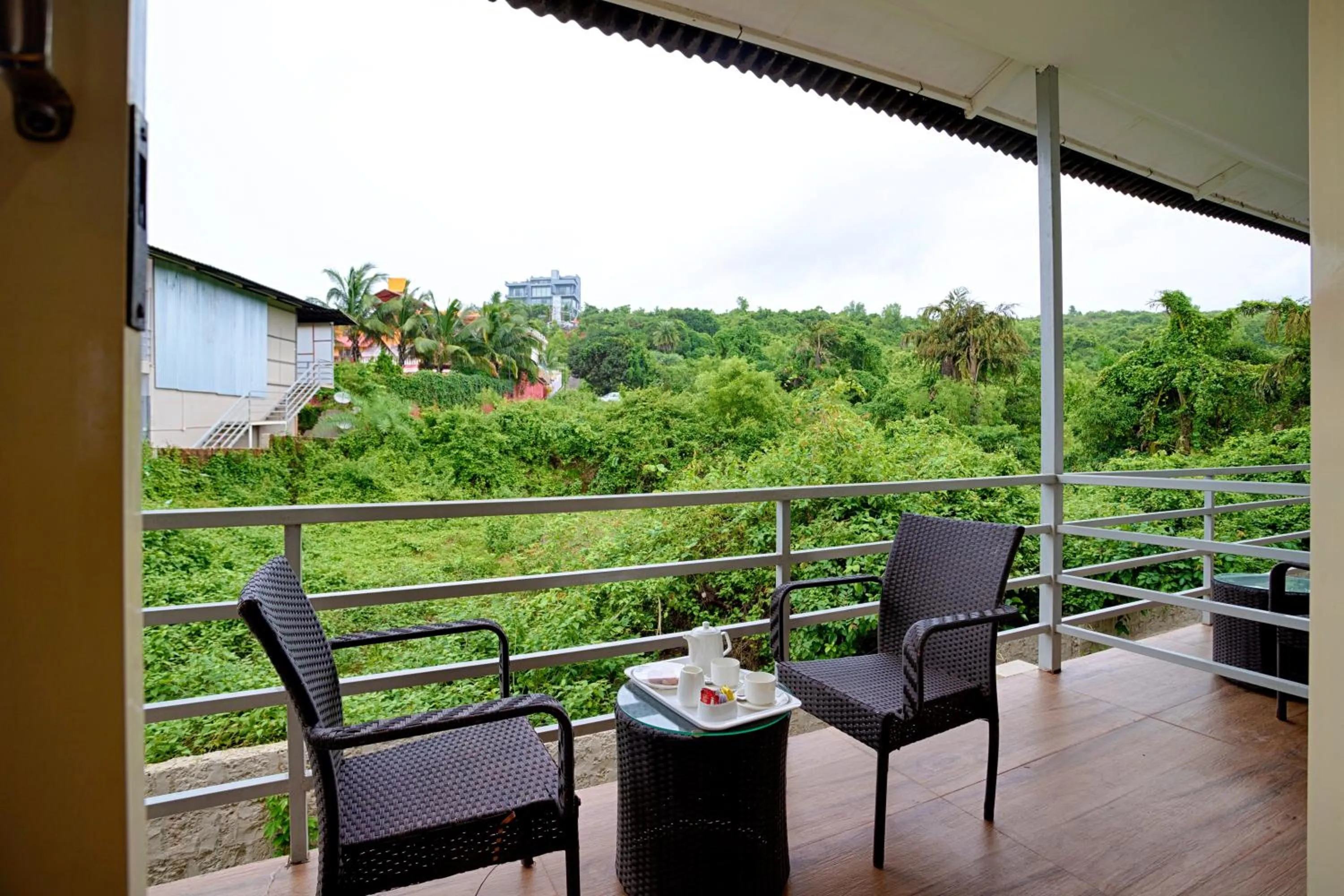 Balcony/Terrace in Koko Maya by Stone Wood Comfort