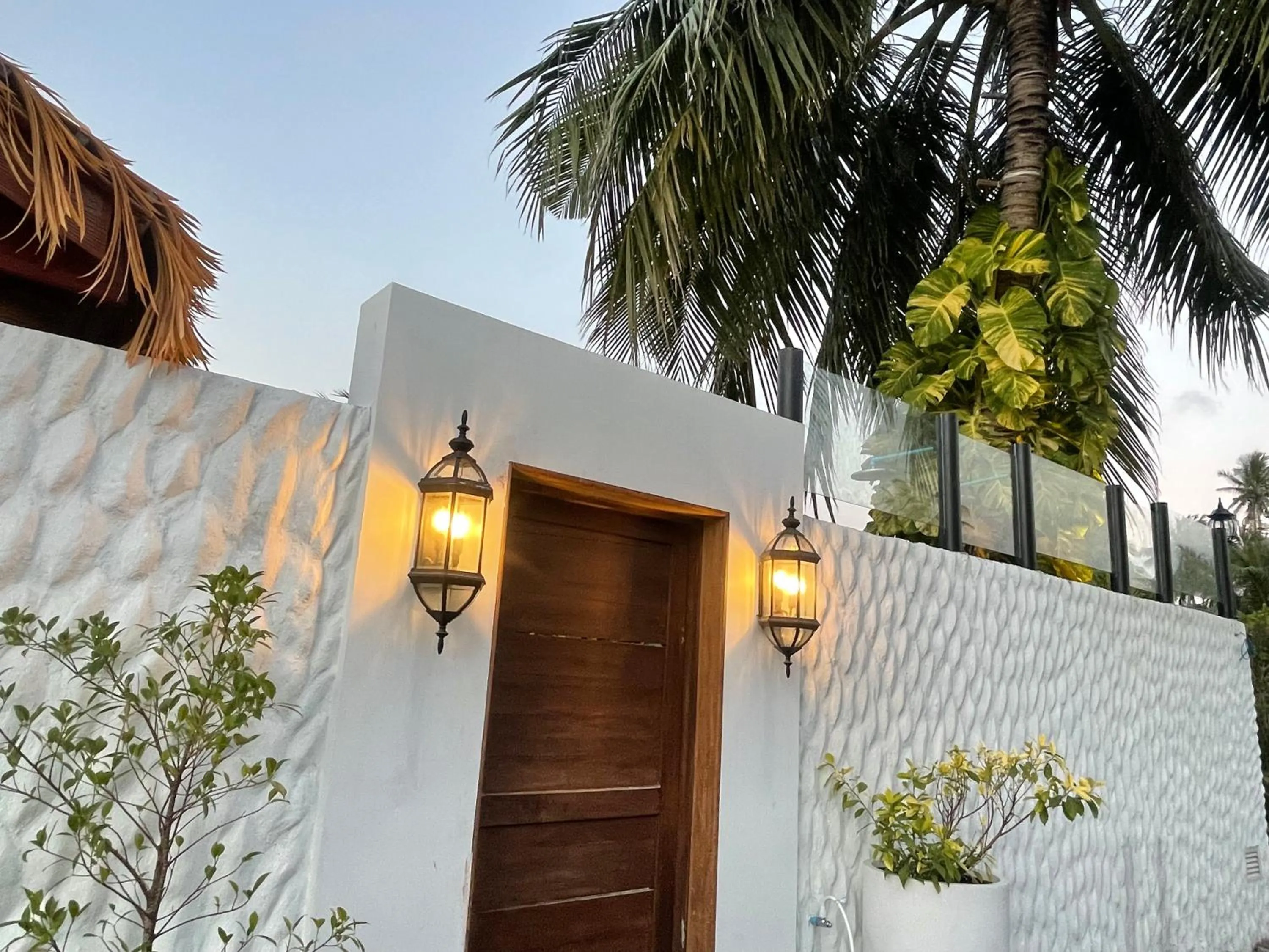 Facade/entrance in Atholhu Residence