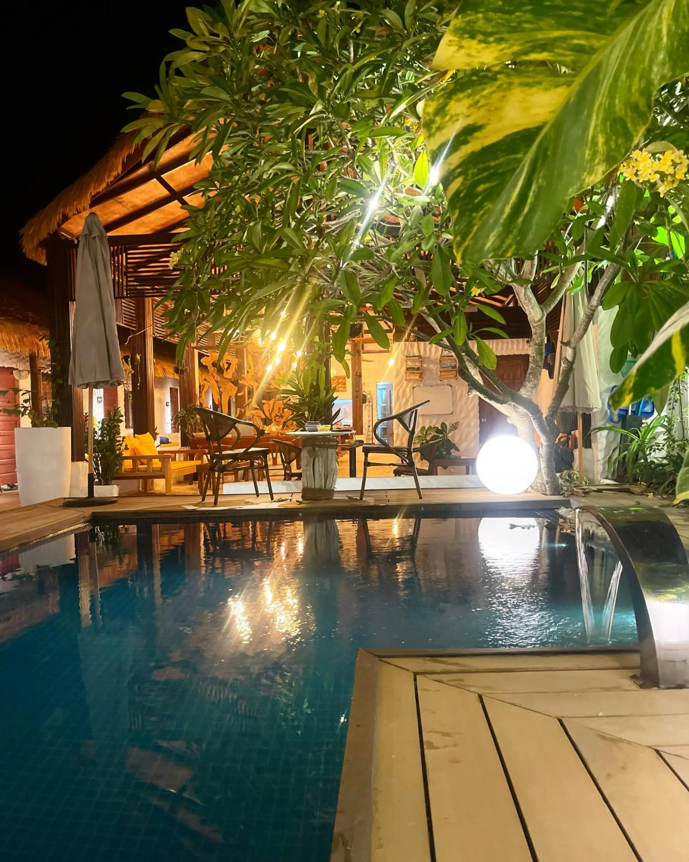 Pool view in Atholhu Residence