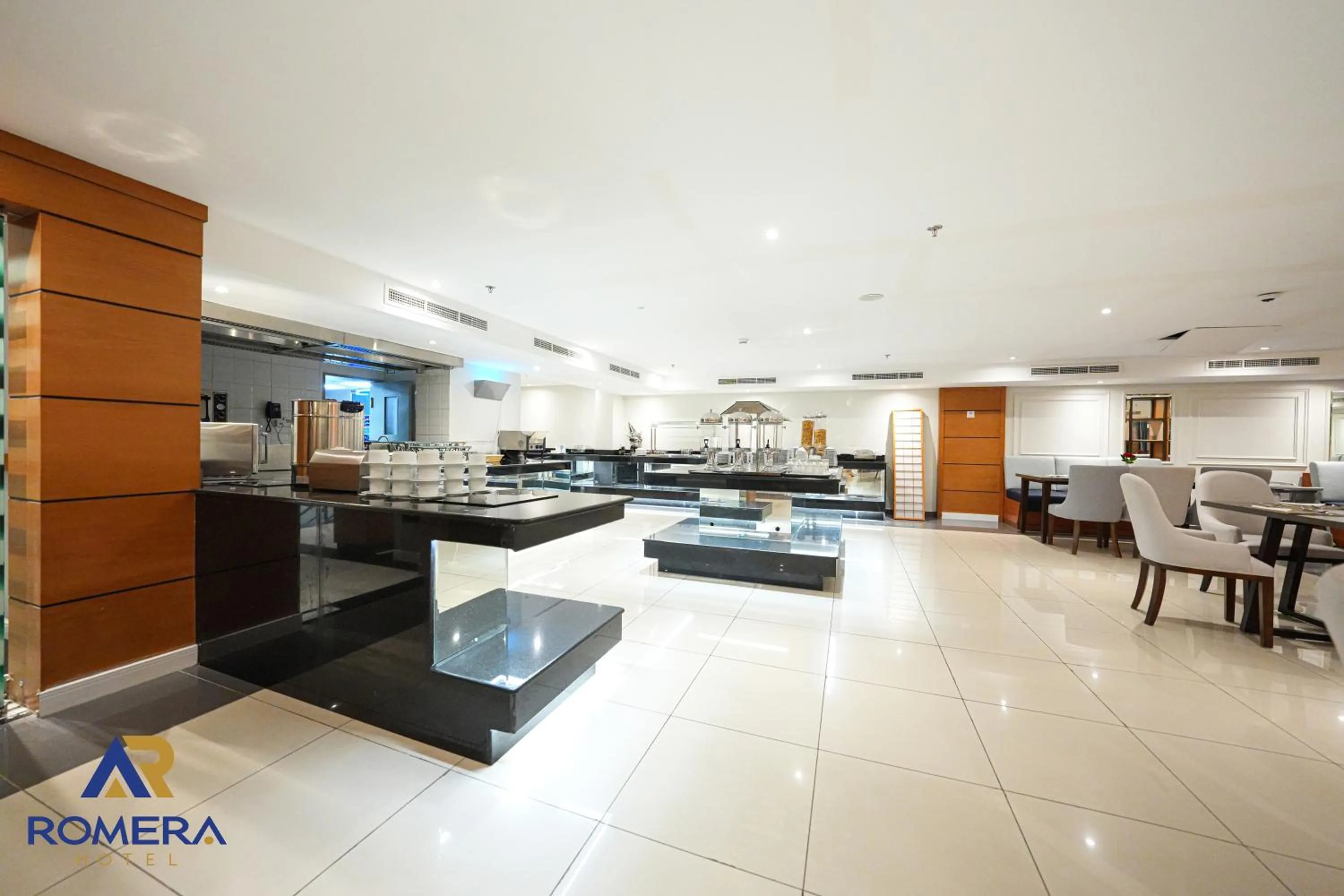 Restaurant/places to eat in Romera Hotel