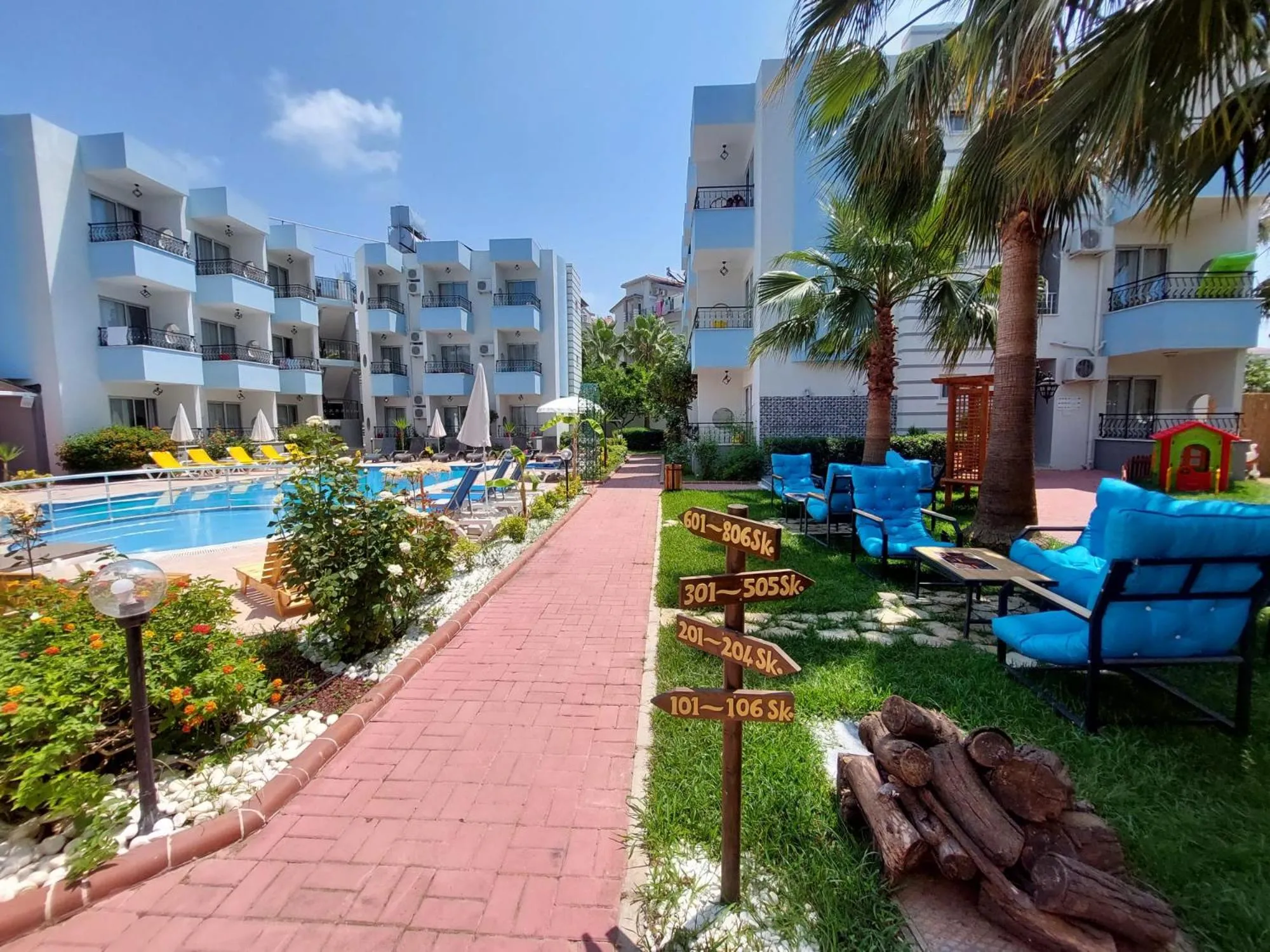 Day in Summer rose hotel