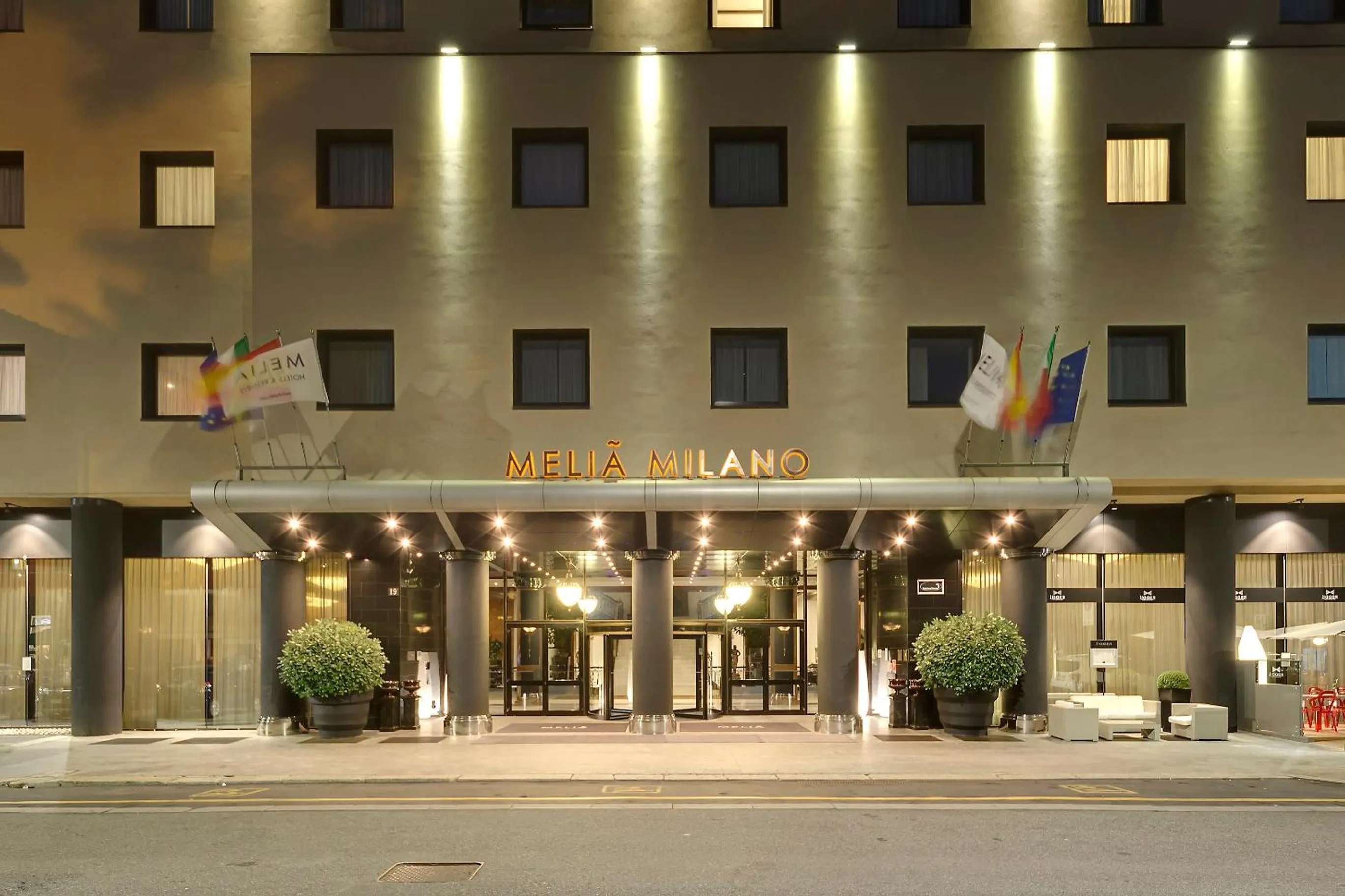 Facade/entrance in Meliá Milano