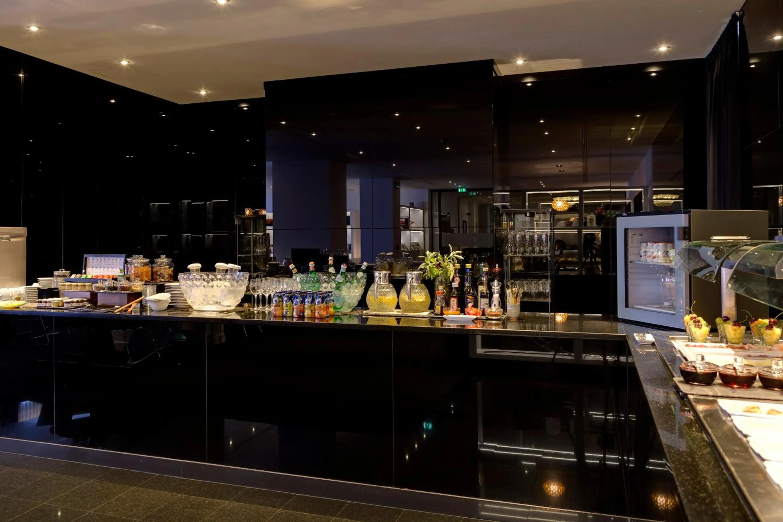 Restaurant/places to eat in Meliá Milano