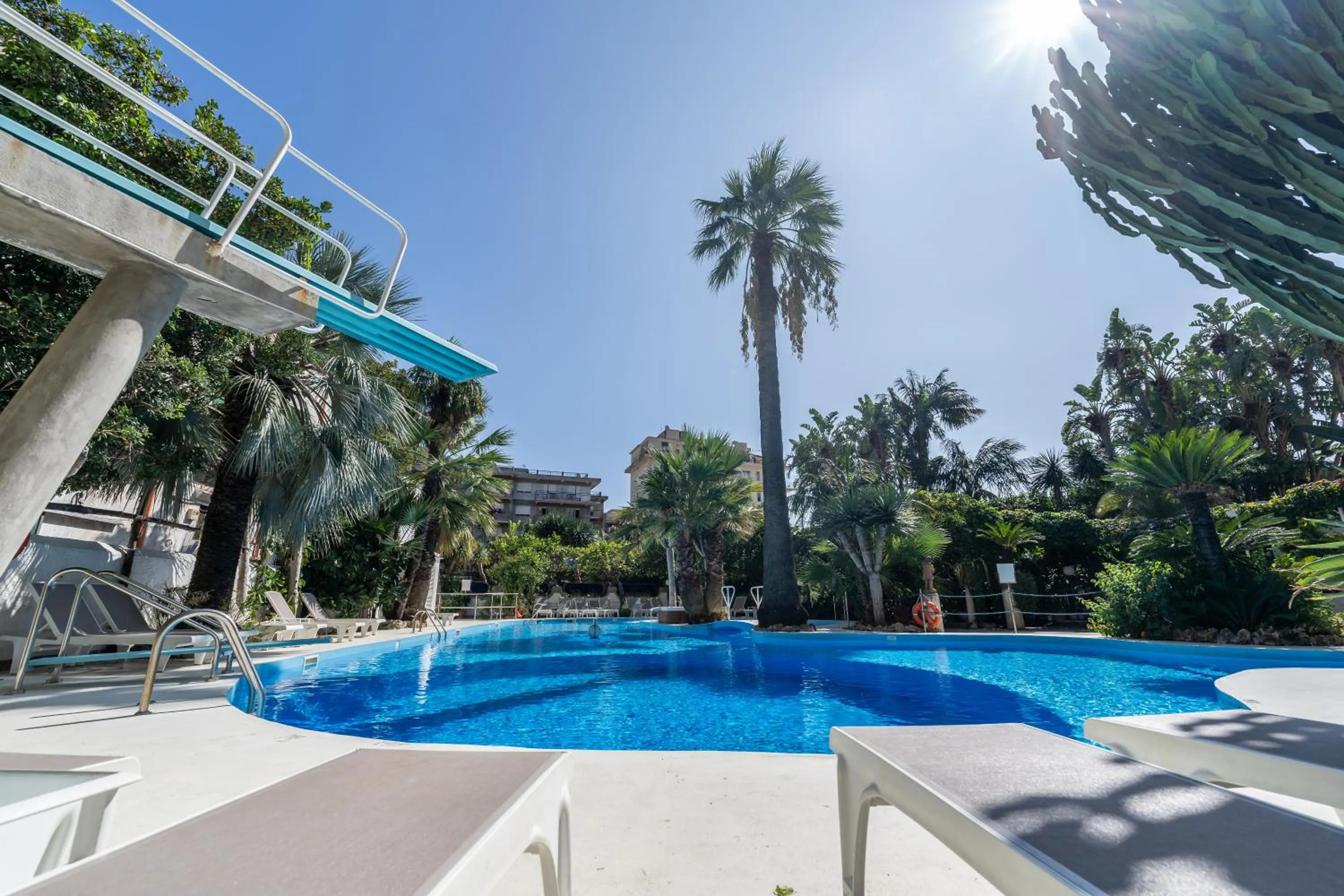 Swimming pool in Reginna Palace Hotel