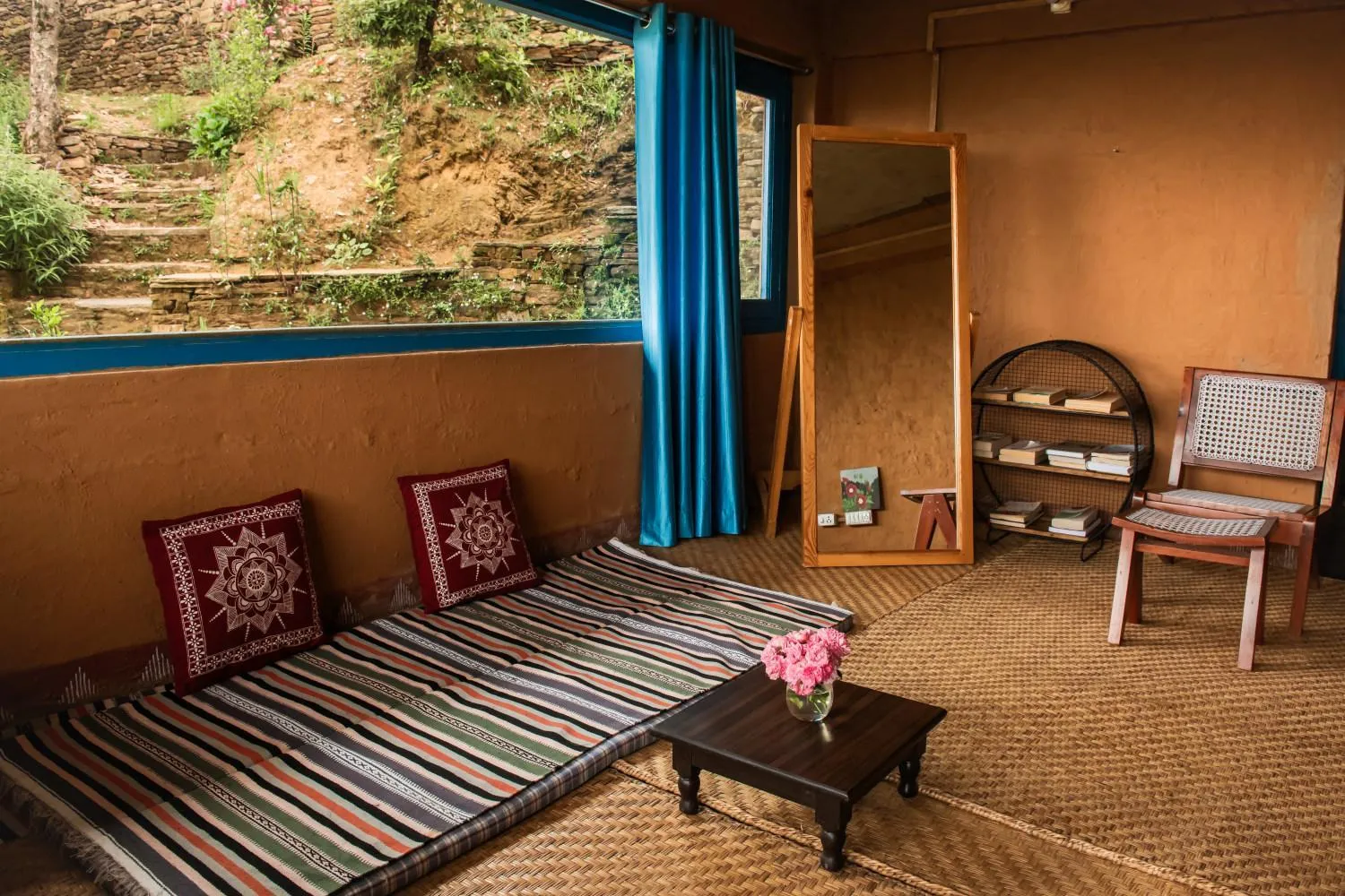 Living room, Bed in Kot Kailash Kumaon