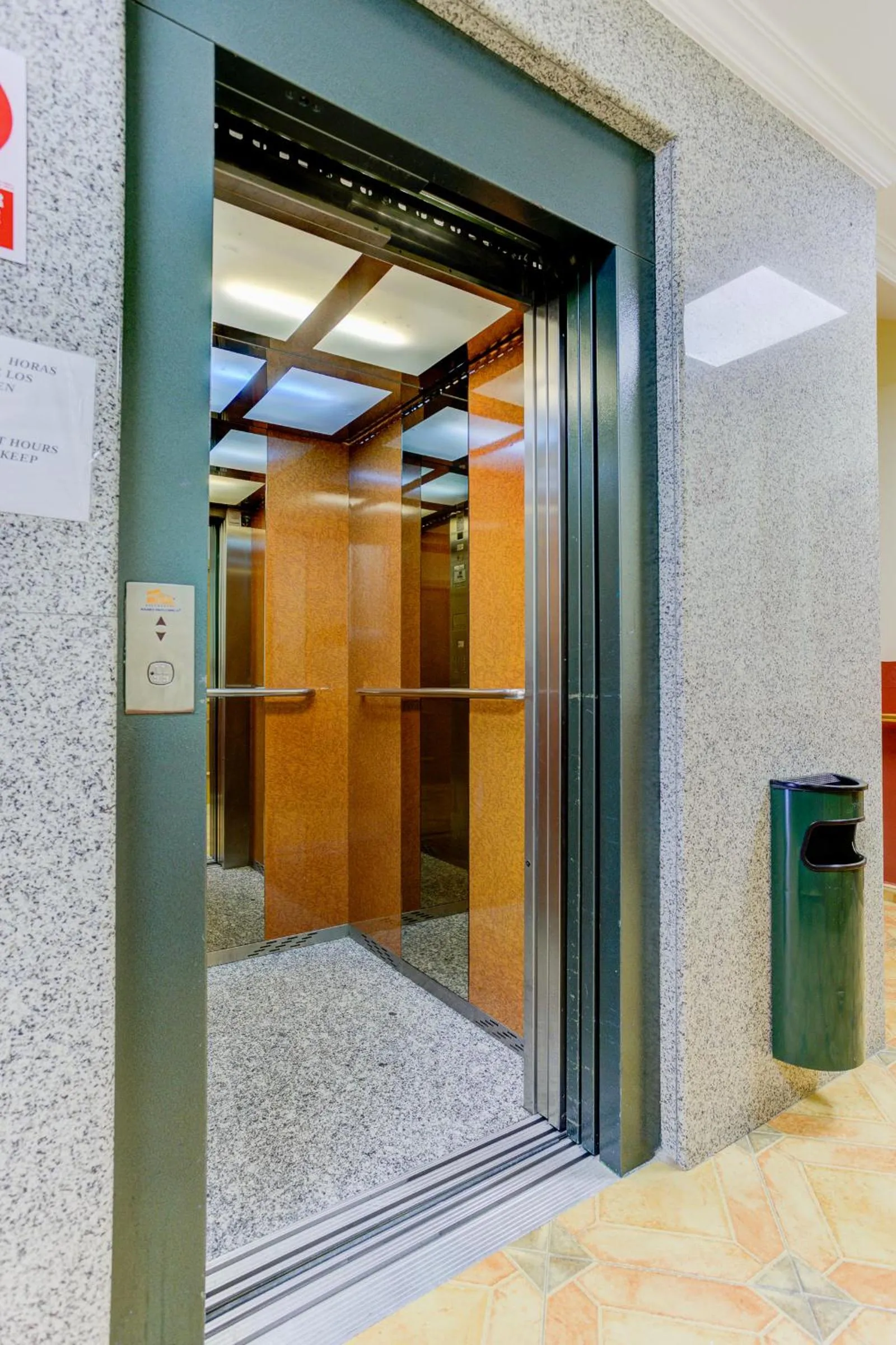 Property building in Hotel Pizarro