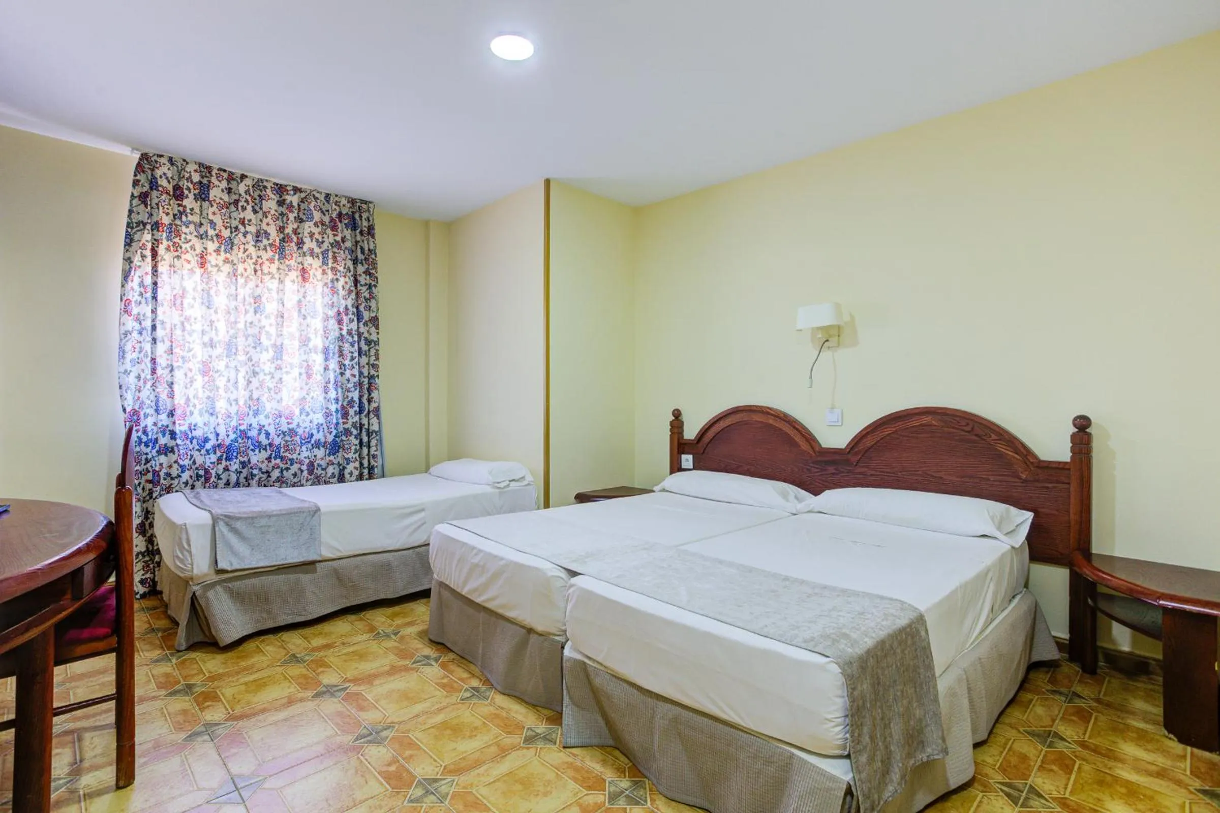 Photo of the whole room, Bed in Hotel Pizarro