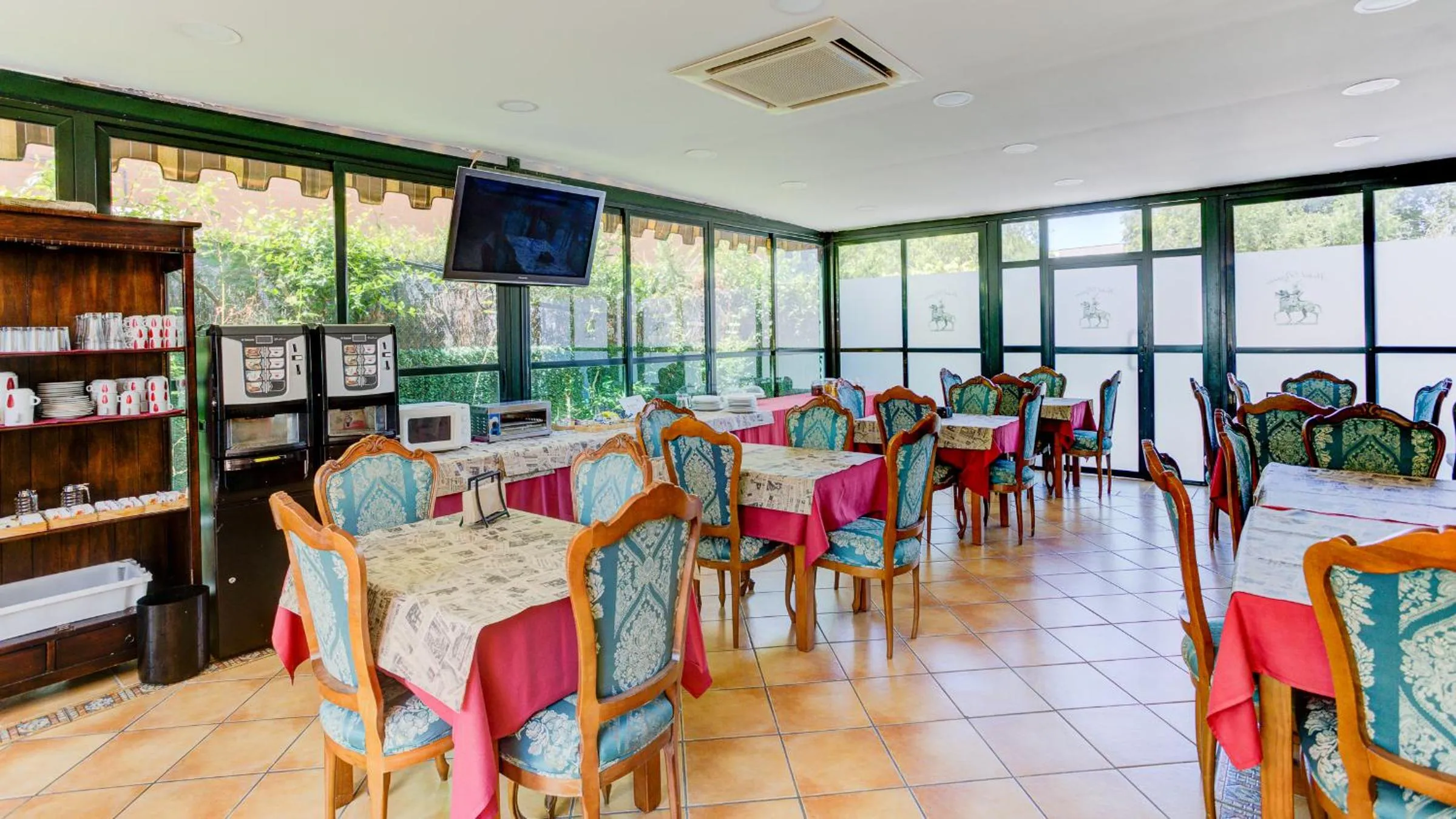 Breakfast in Hotel Pizarro