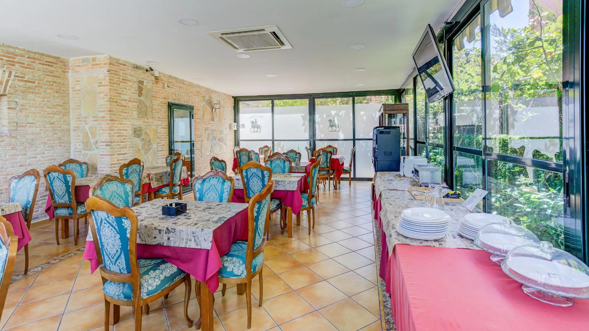 Breakfast in Hotel Pizarro