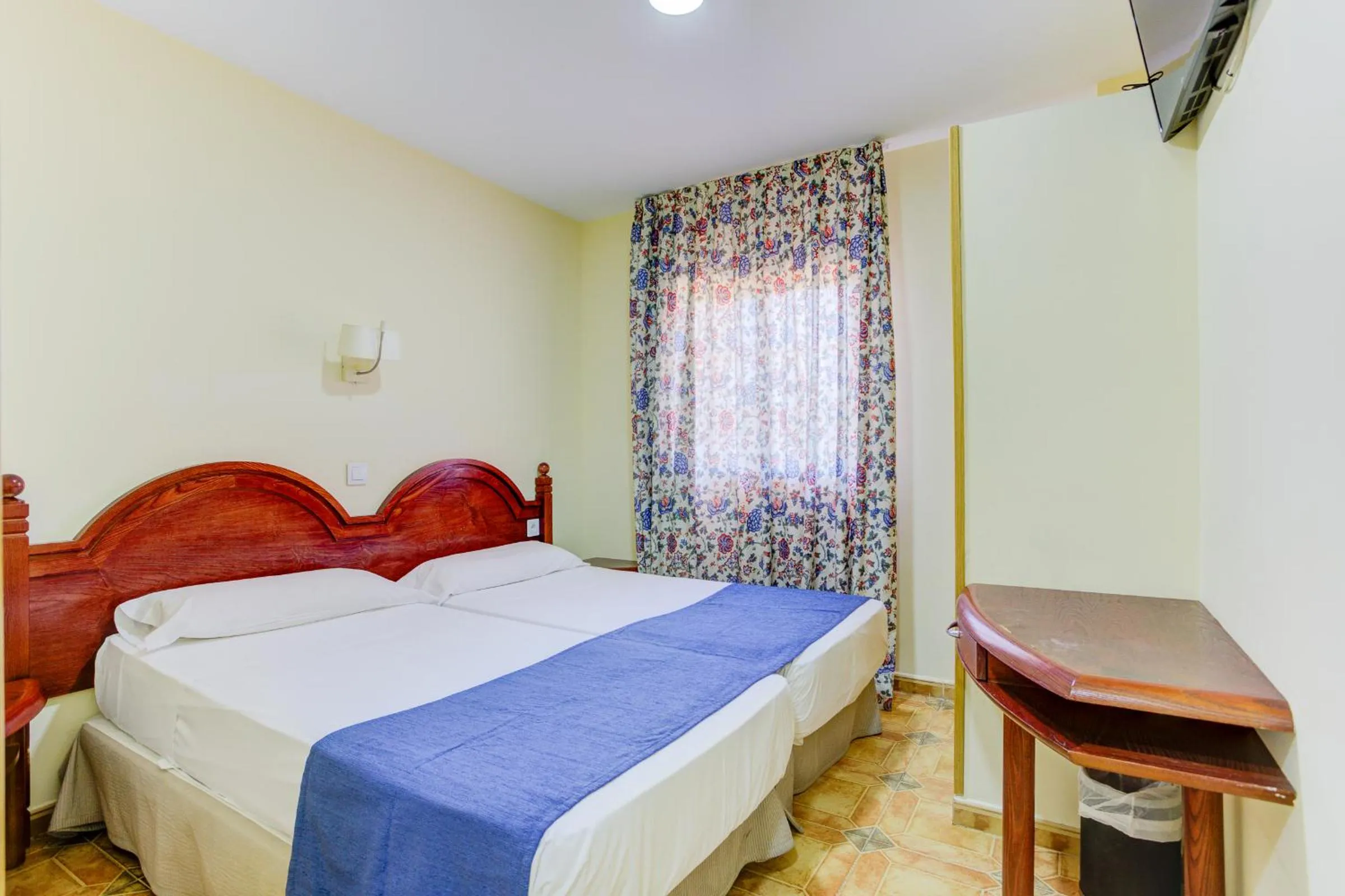 Photo of the whole room, Bed in Hotel Pizarro