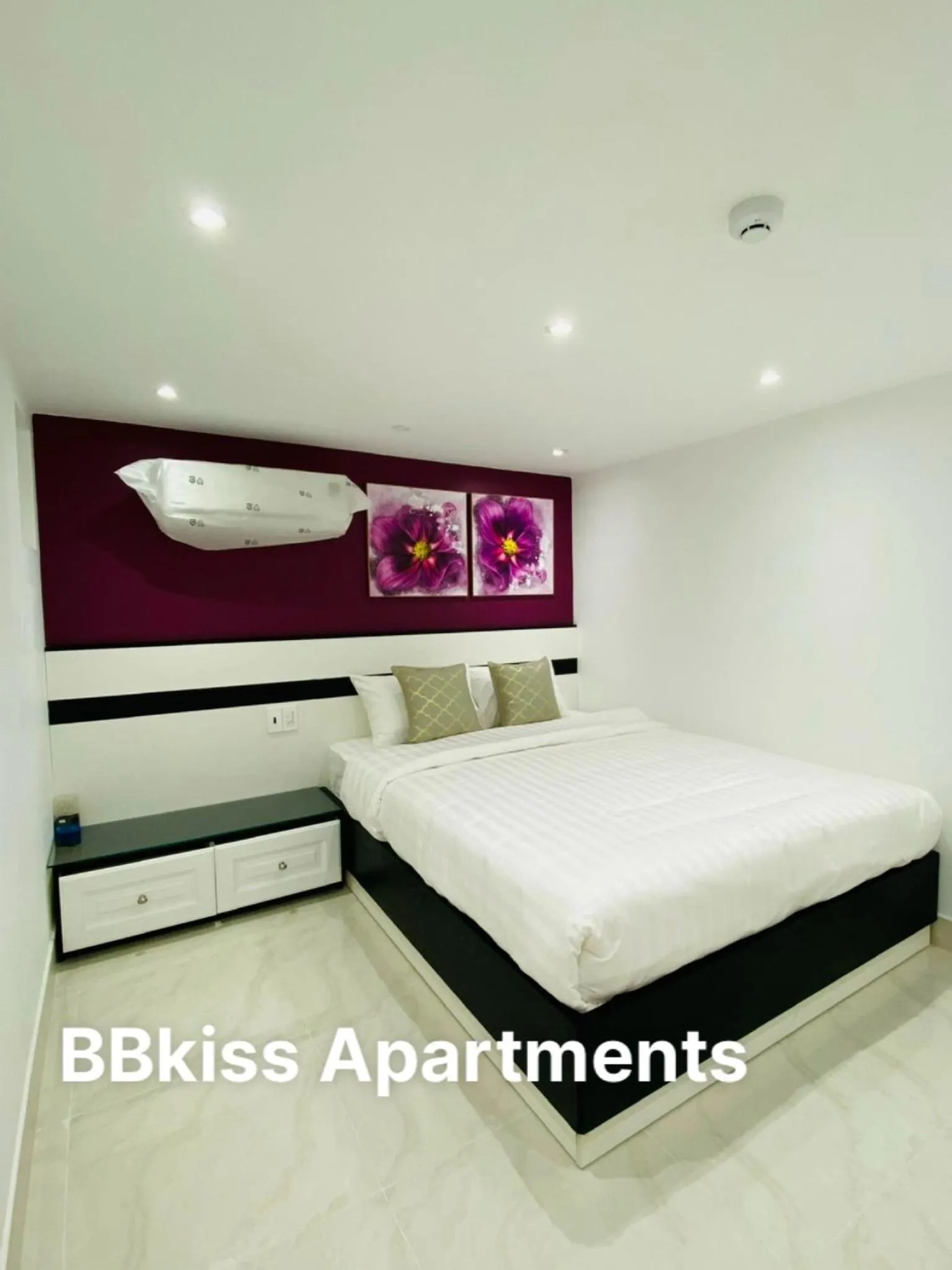 Bed in BBKISS Apartments & Hotel