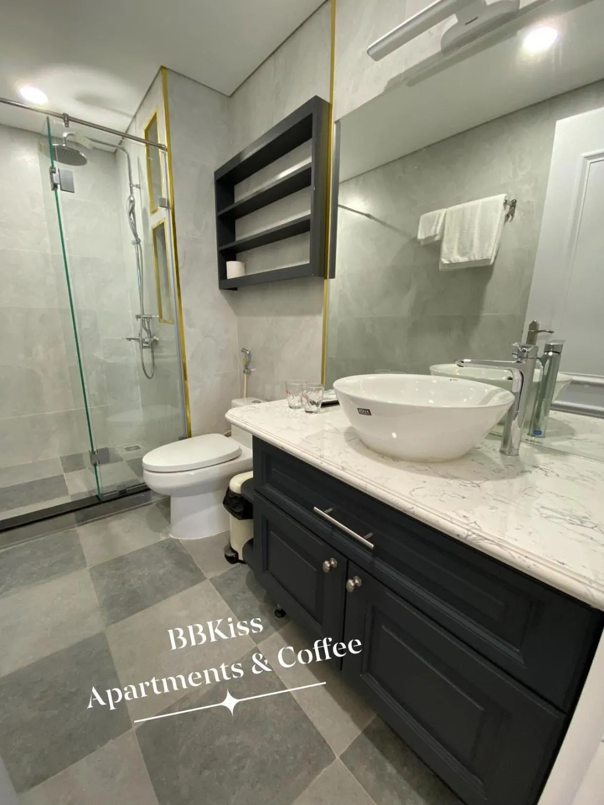 Shower in BBKISS Apartments & Hotel