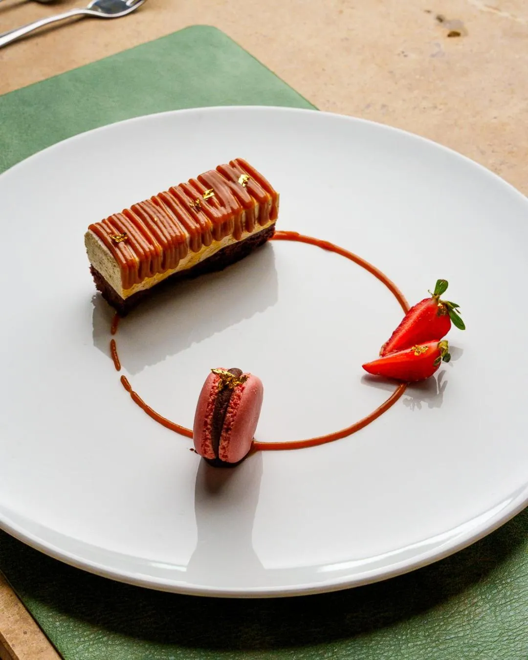 Restaurant/places to eat in Golden Hotel