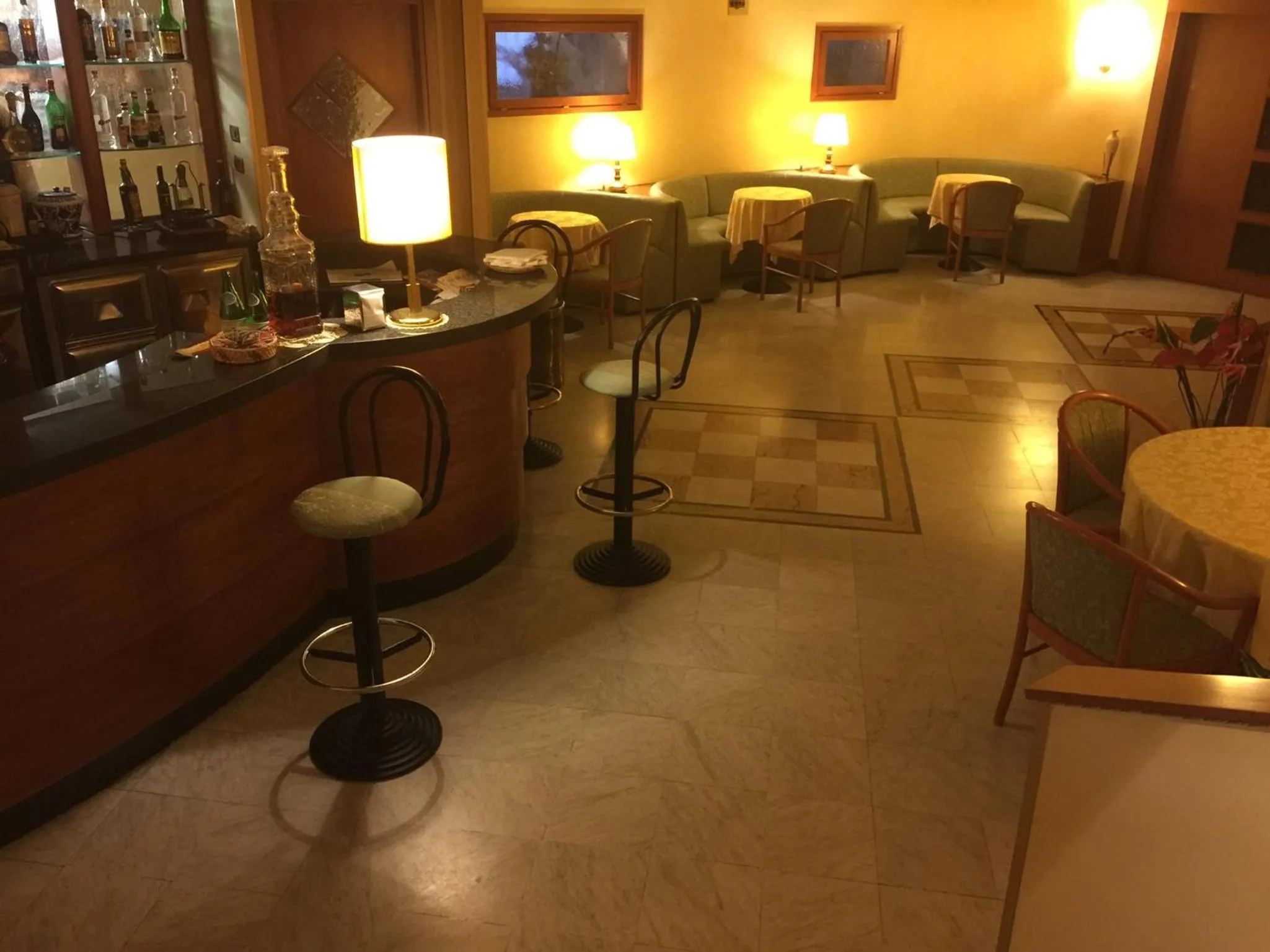 Lounge or bar in Savant Hotel