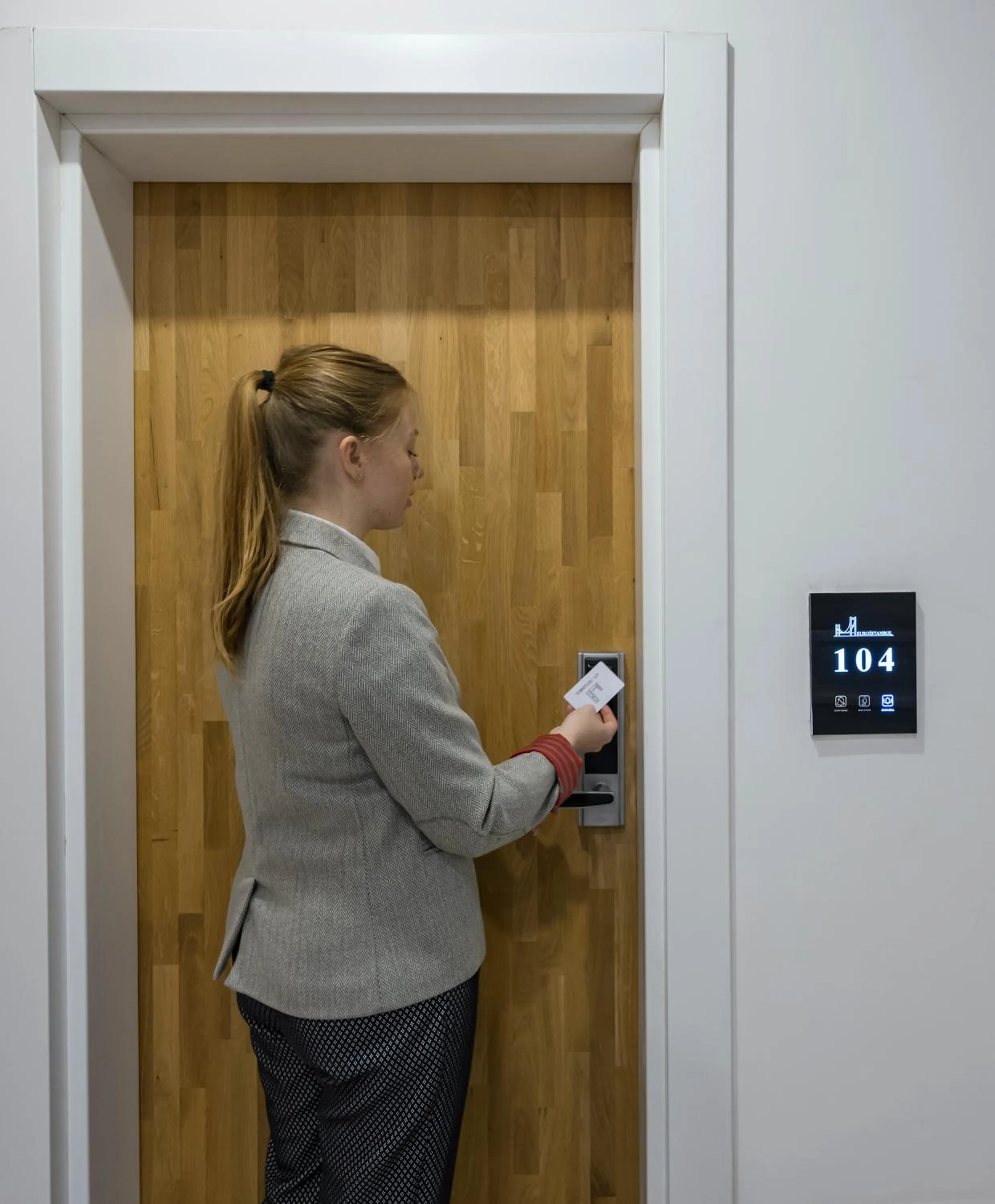 People in UK HOTEL İSTANBUL