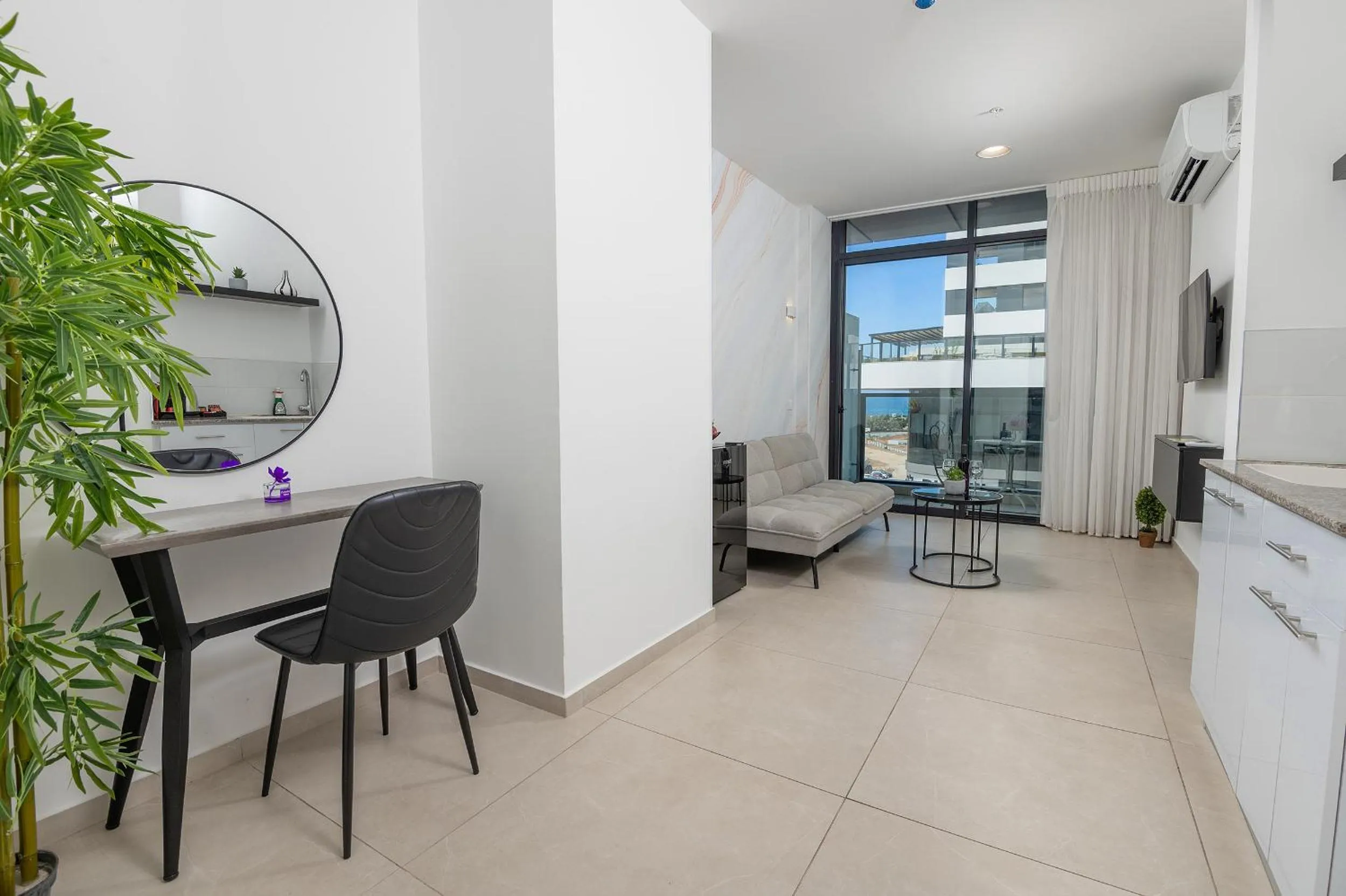 Kitchen or kitchenette in Hi-Yam SeaView Apartments & Suites