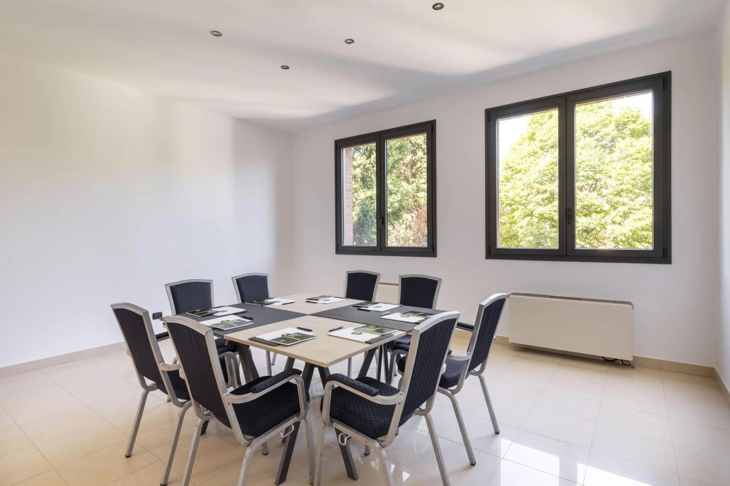 Meeting/conference room in B&B Hotel Sassuolo