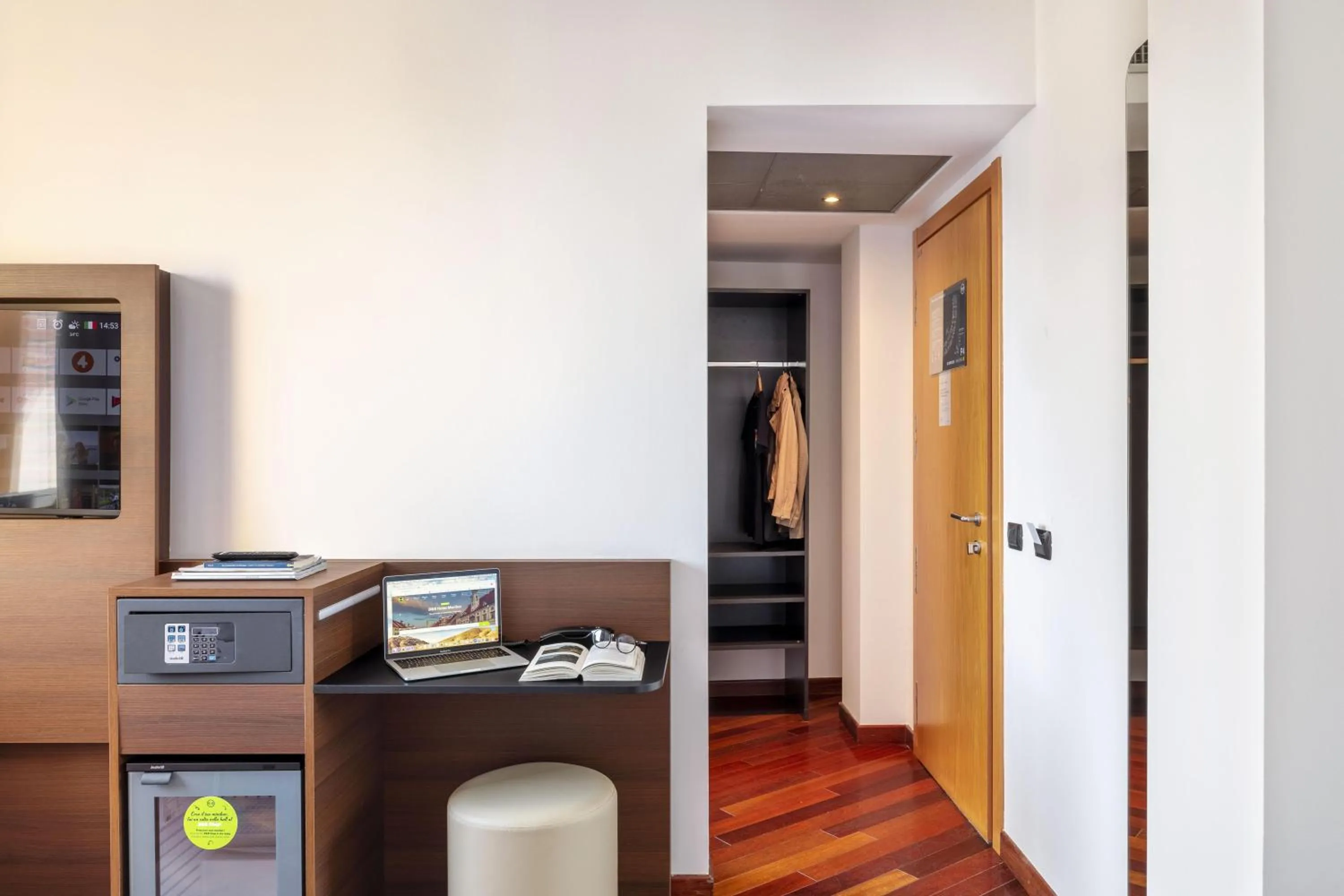 Photo of the whole room in B&B Hotel Sassuolo