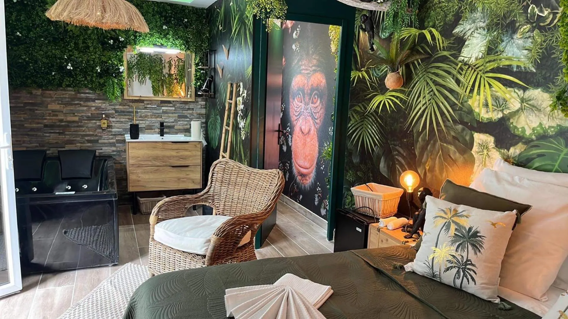 Bedroom in La Villa Tosca