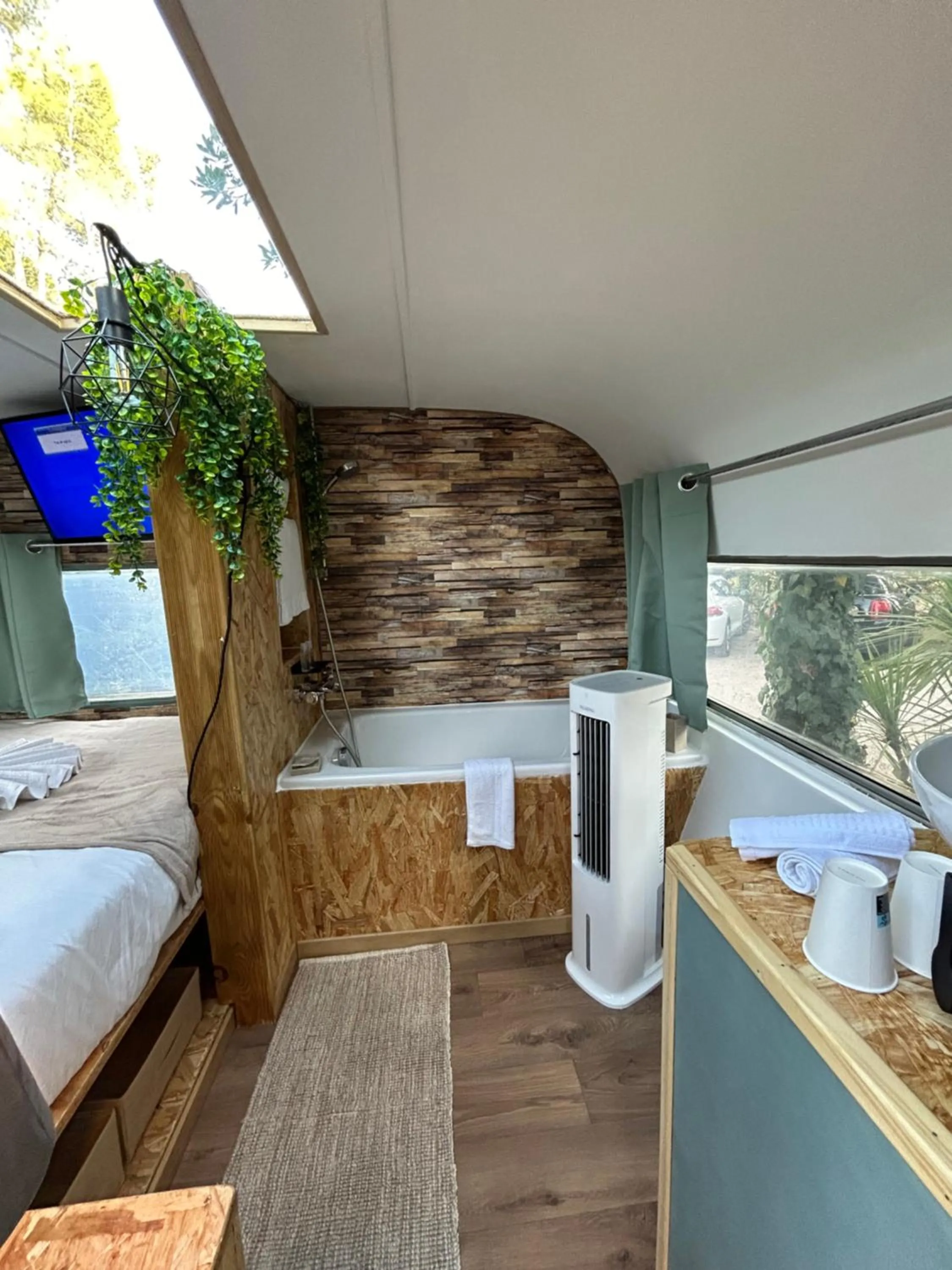 Bathroom, Bed in La Villa Tosca