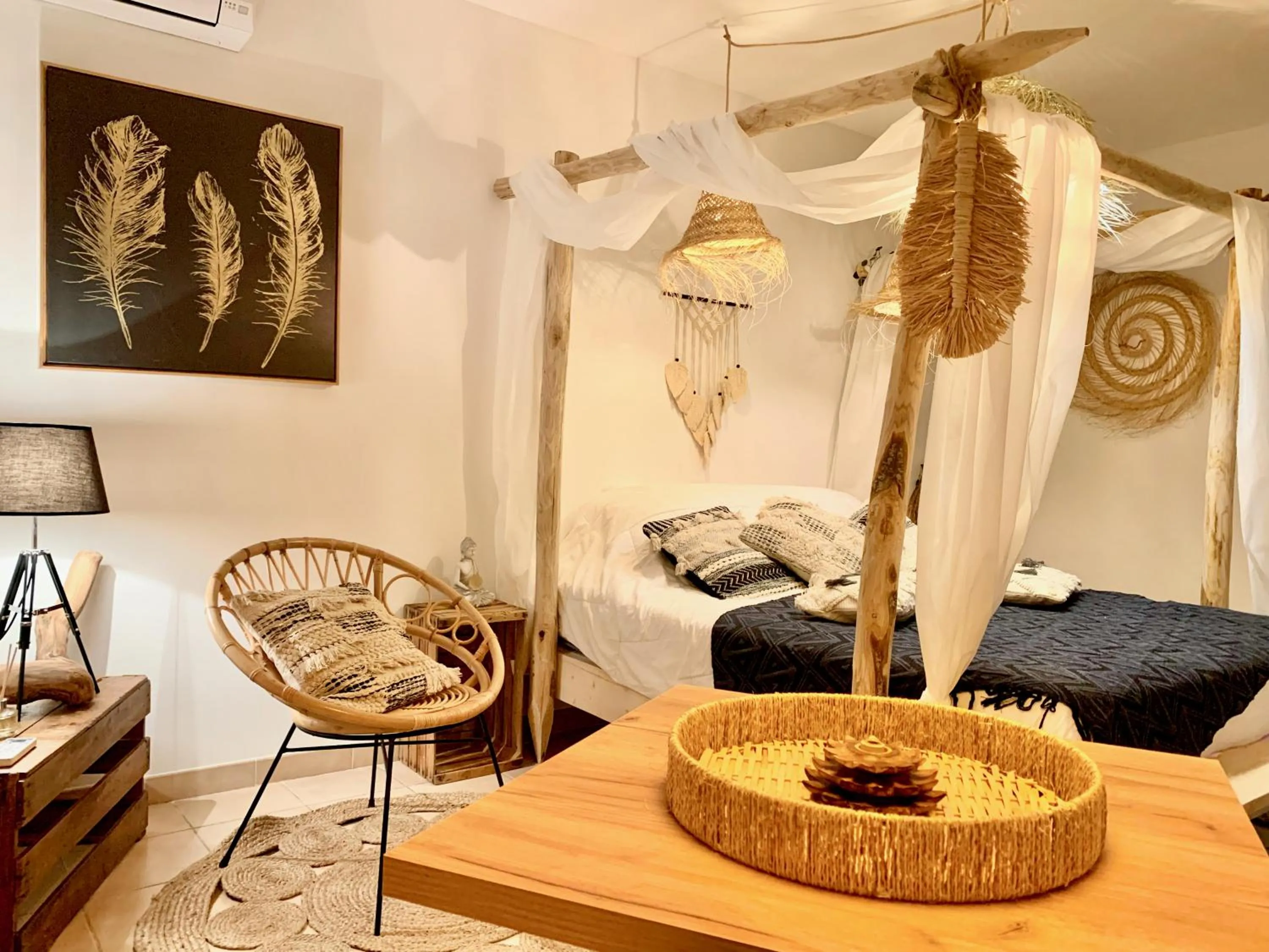 Bedroom in La Villa Tosca