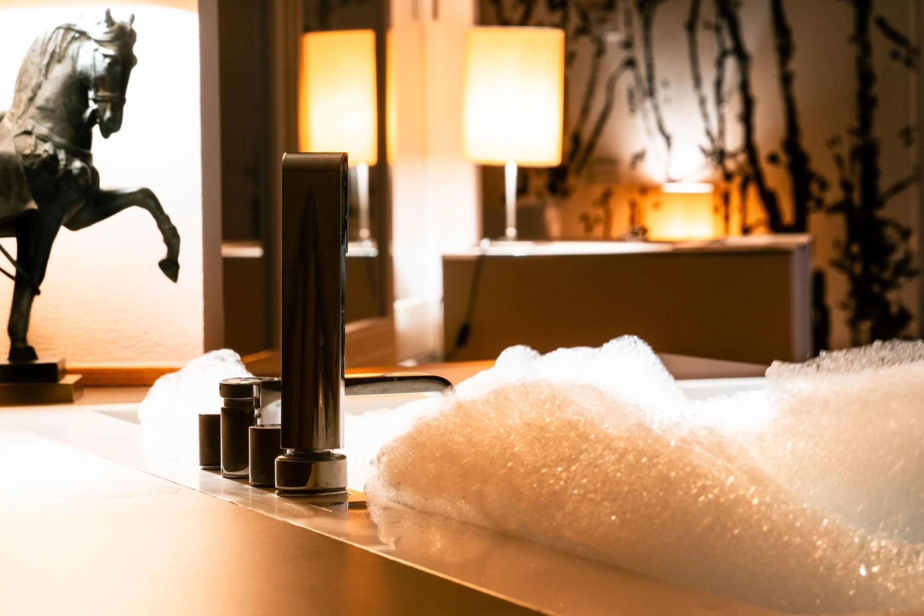 Decorative detail, Bed in Casa D'Este - Hotel Ferrara