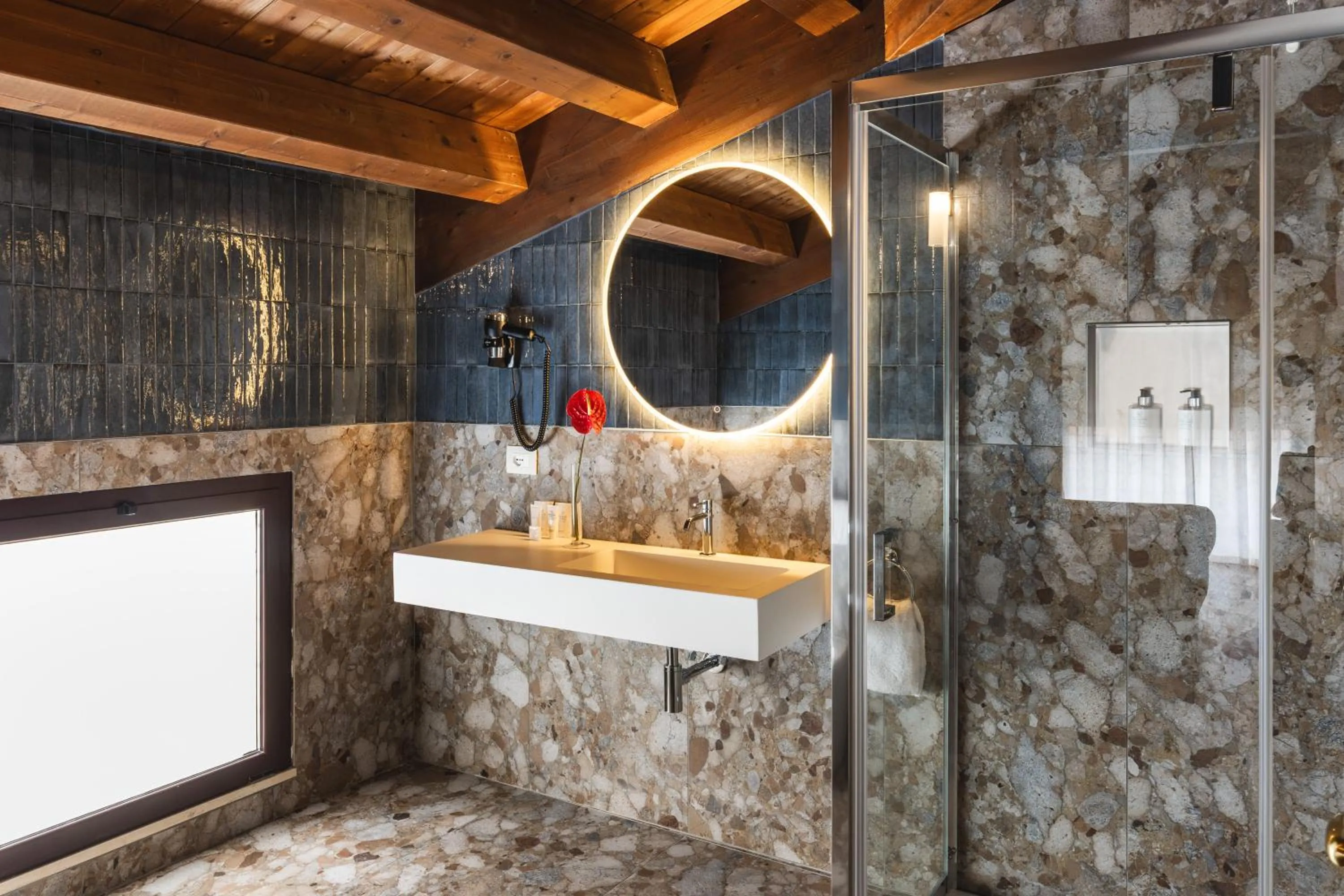 Shower in Casa D'Este - Hotel Ferrara