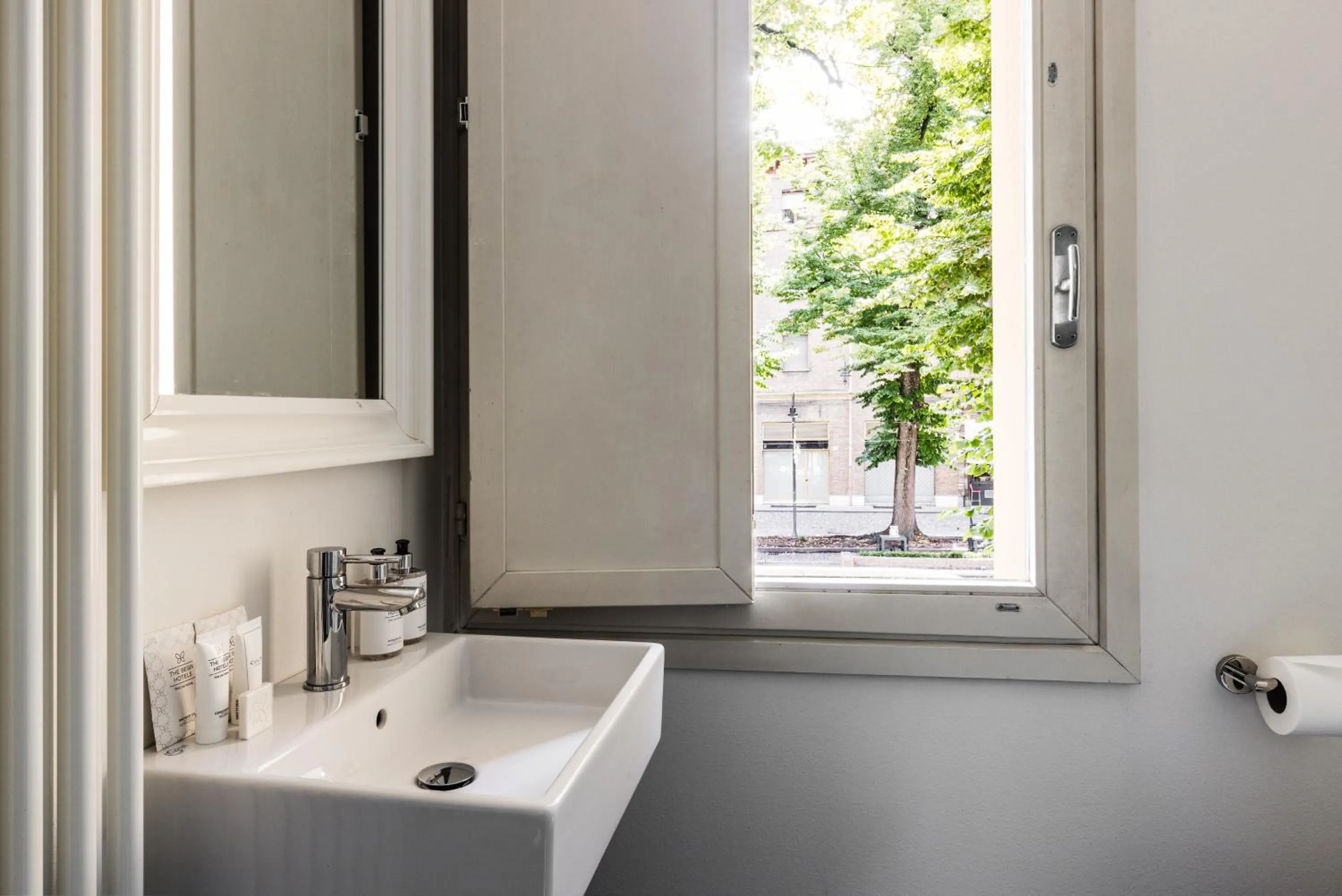 Bathroom in Casa D'Este - Hotel Ferrara