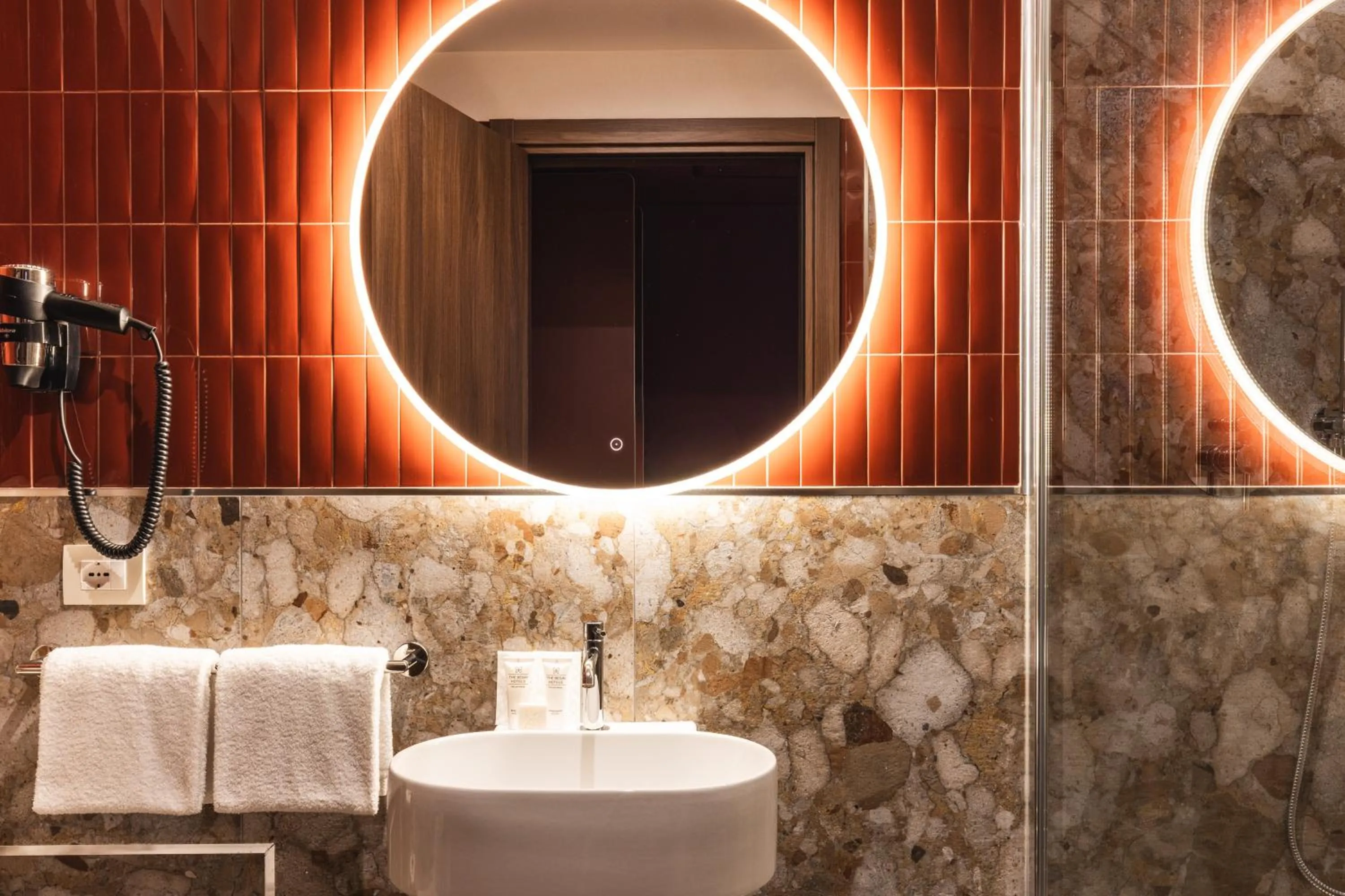 Bathroom in Casa D'Este - Hotel Ferrara