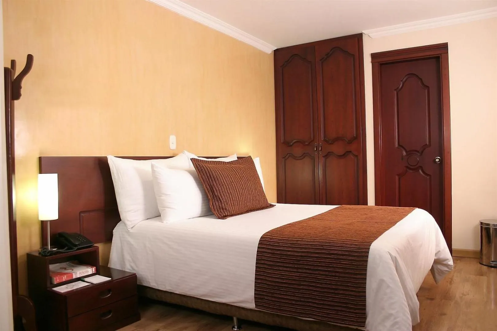 Bed in Hotel Luxor Pereira