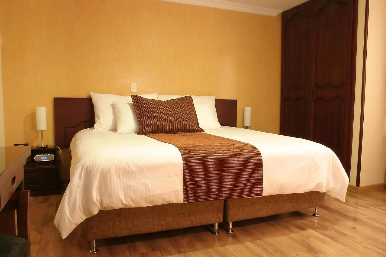Bed in Hotel Luxor Pereira