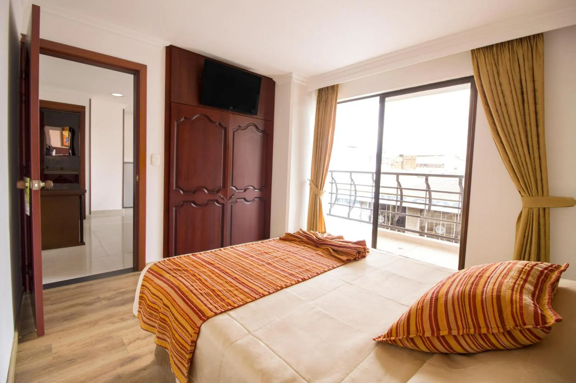 Bed in Hotel Luxor Pereira