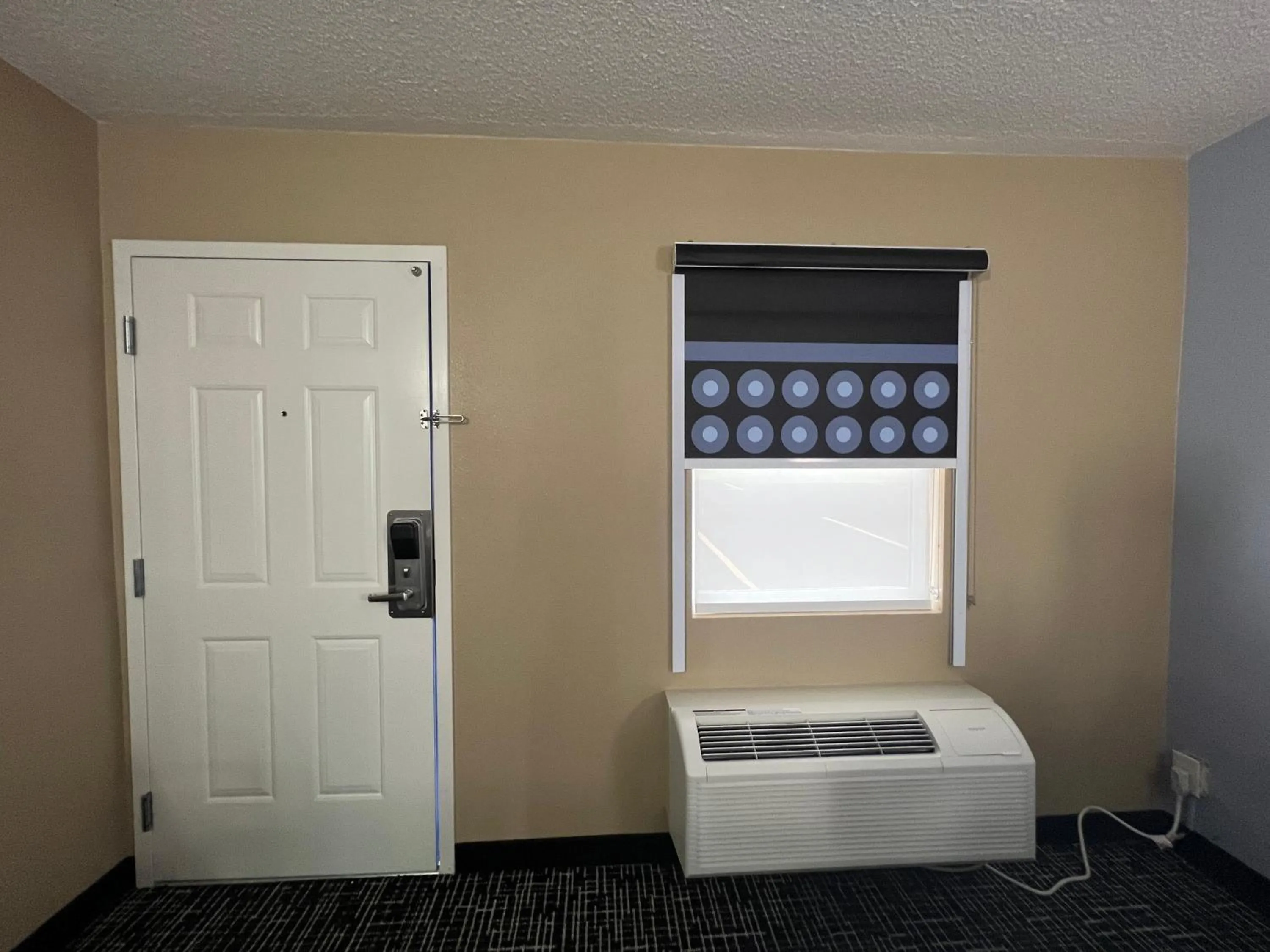 Bedroom, Bed in Super 8 by Wyndham Paducah I-24 Exit 4