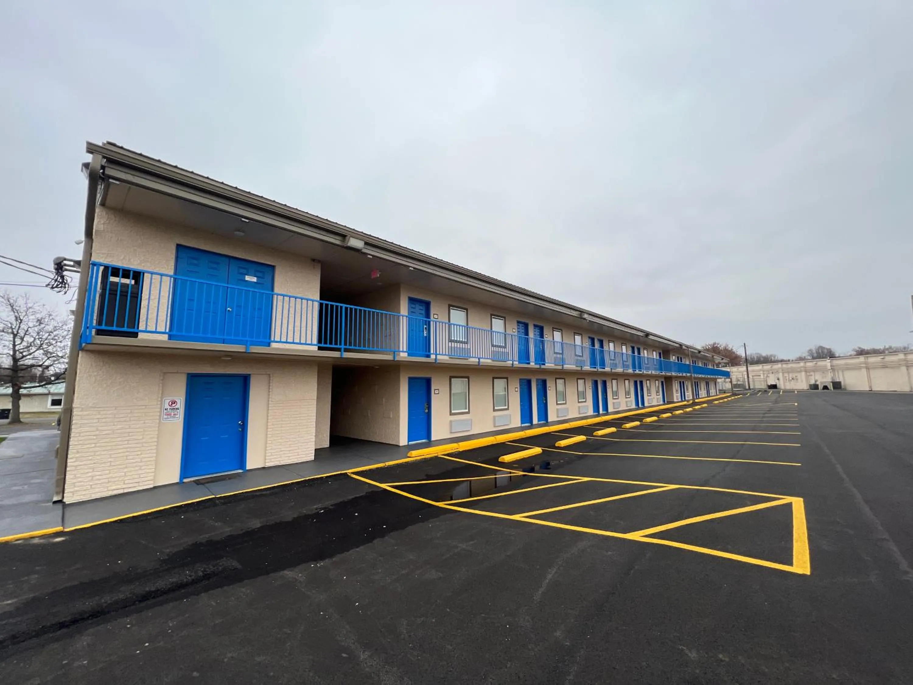 Property building in Super 8 by Wyndham Paducah I-24 Exit 4