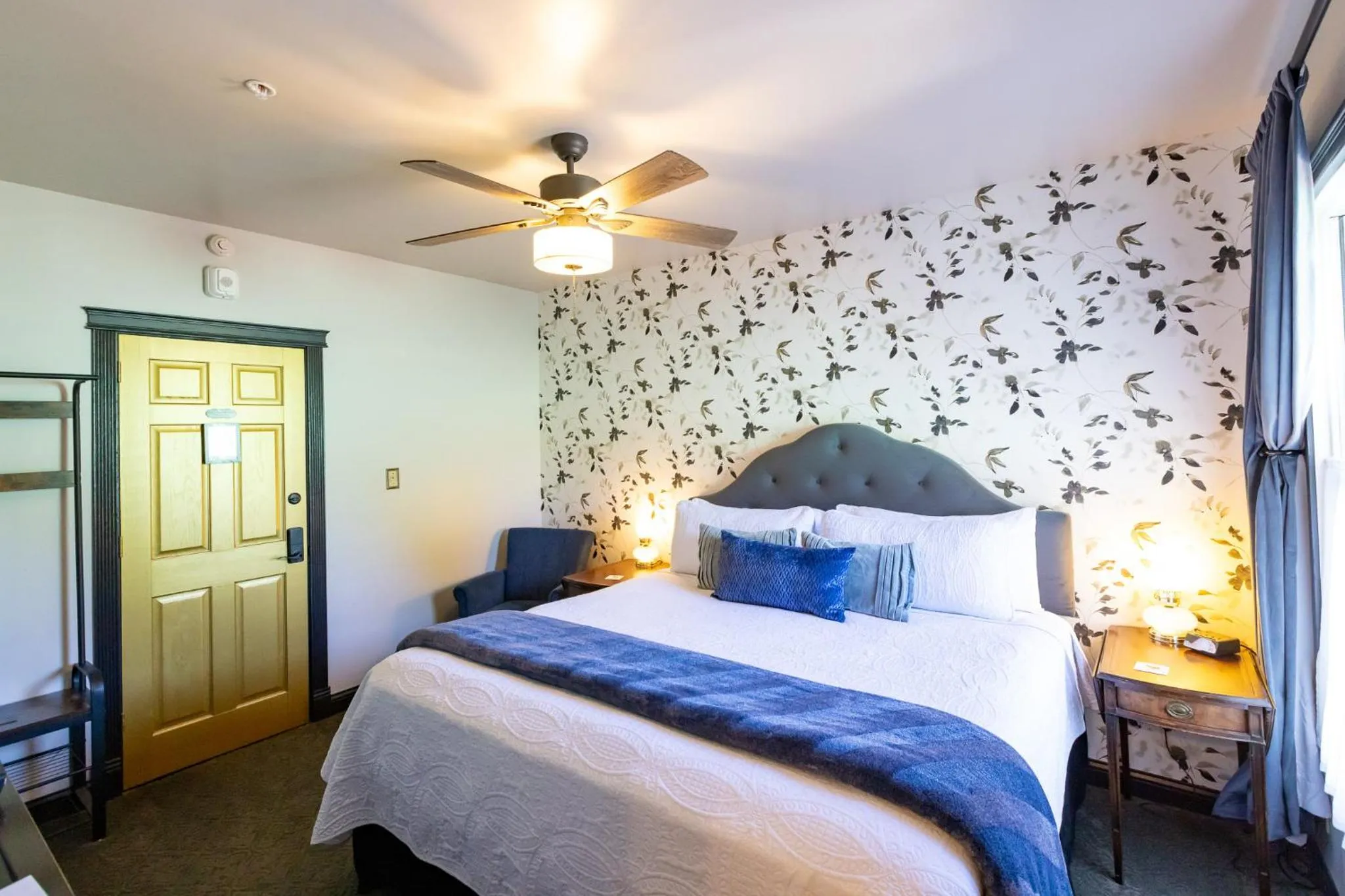 Bedroom, Bed in Hotel Stevenson