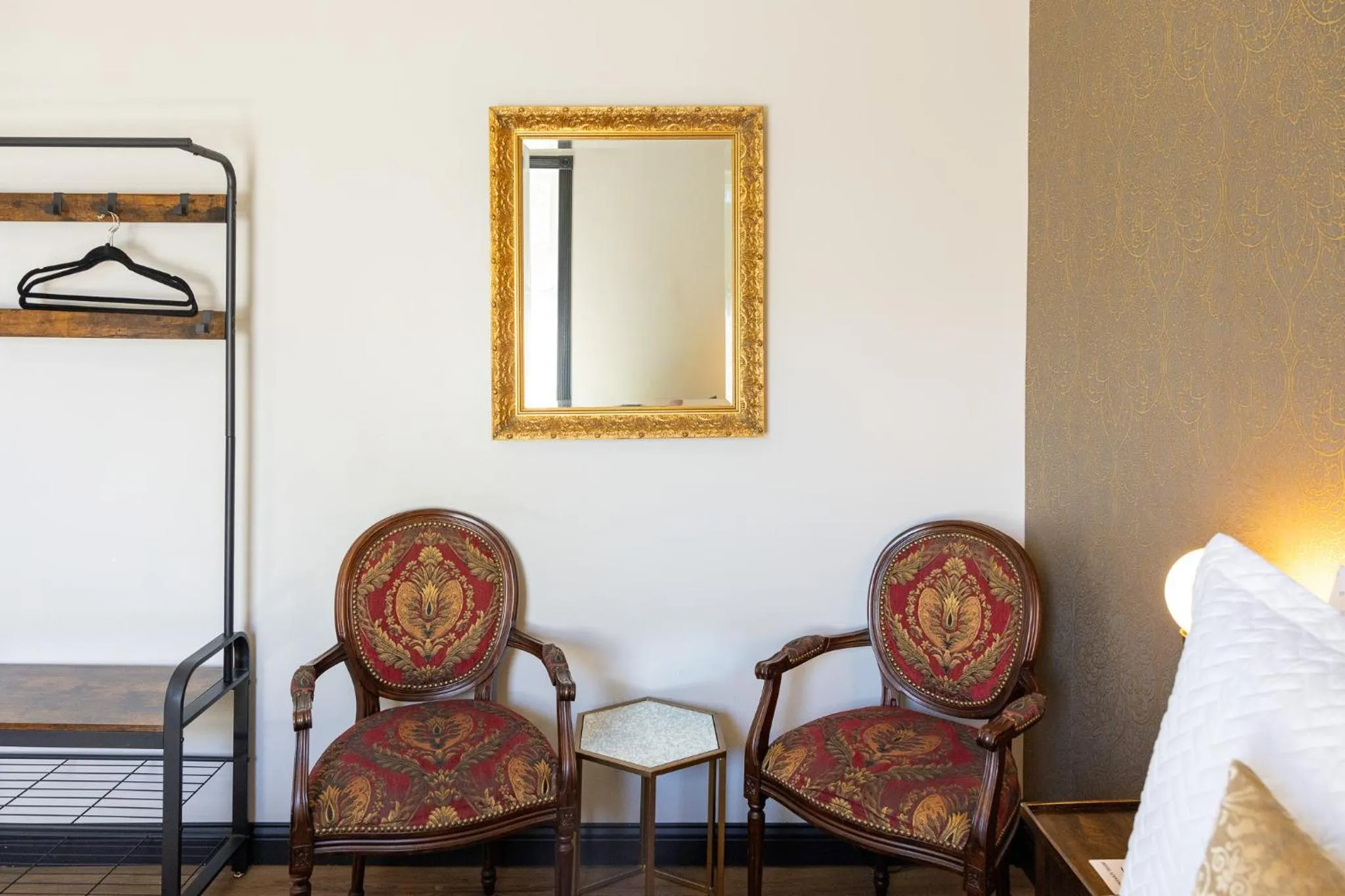 Seating area in Hotel Stevenson