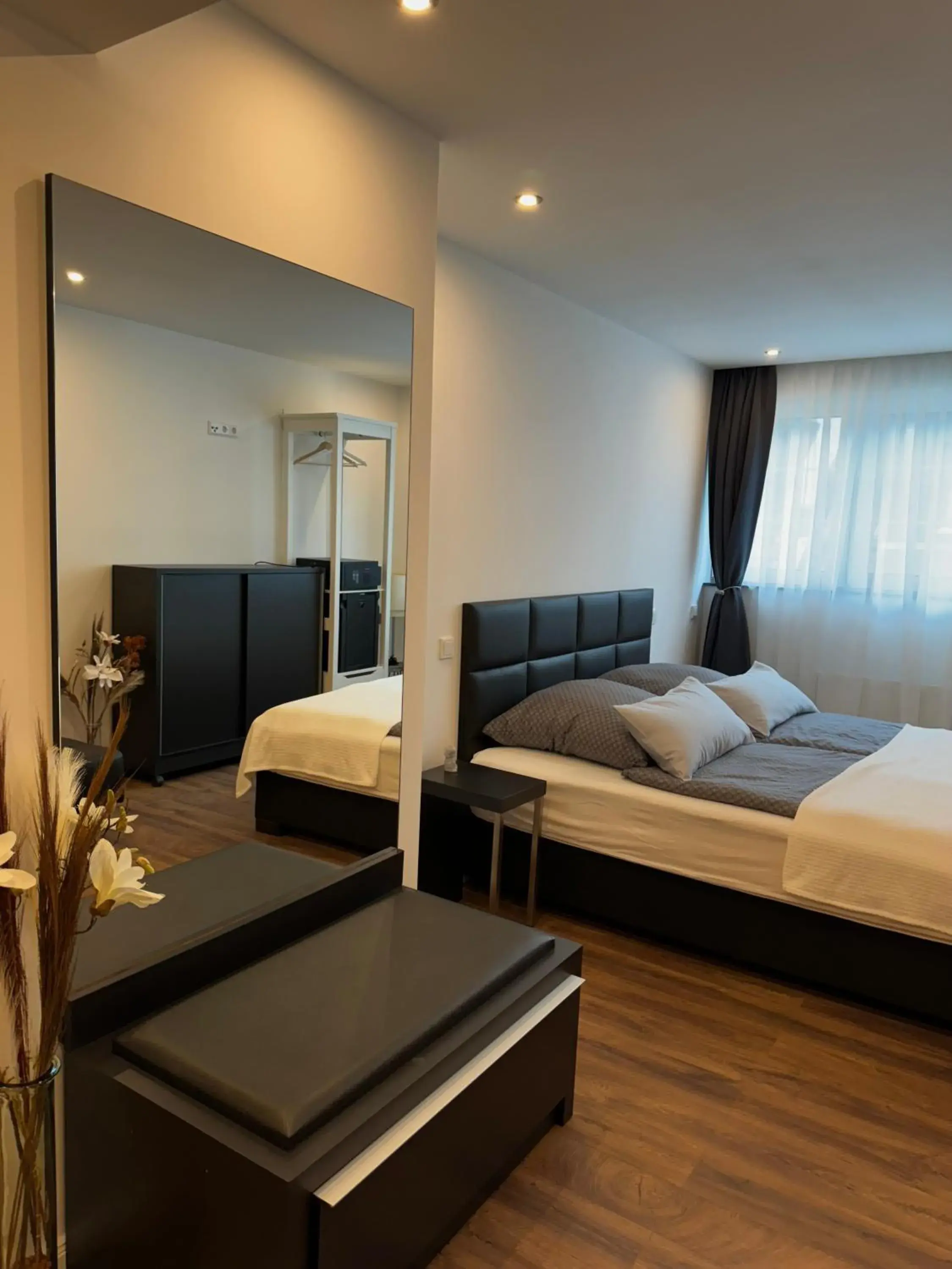 Triple Room with Bathroom - single occupancy in Hotel zum Rittersprung Triple Room with Bathroom - single occupancy in Hotel zum Rittersprung