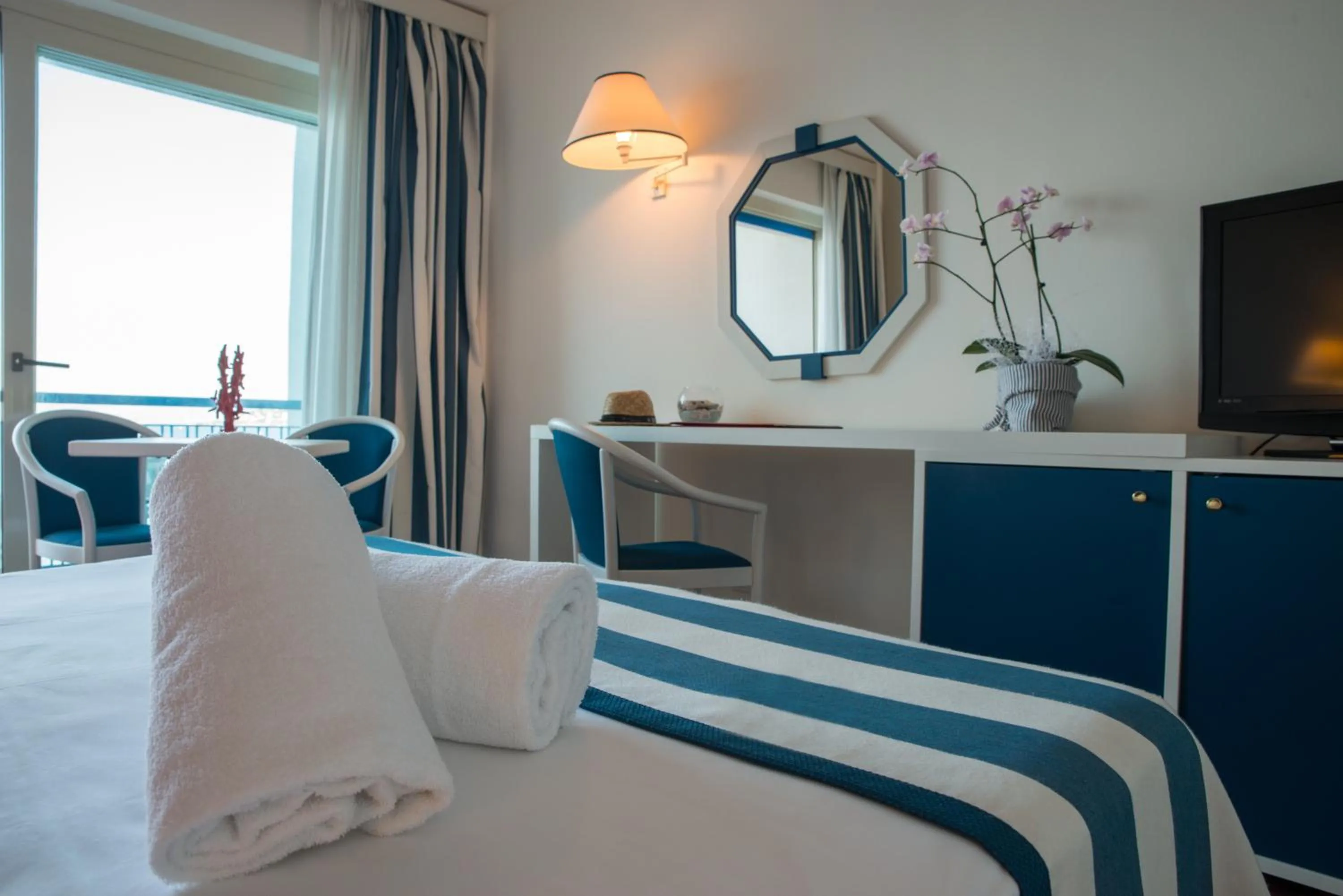 Sea view, Bed in Splendid Hotel La Torre