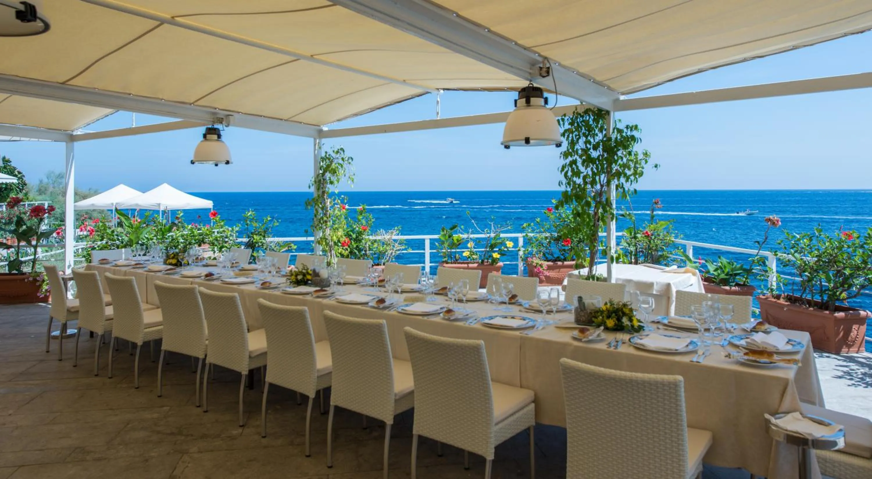 Restaurant/places to eat in Splendid Hotel La Torre
