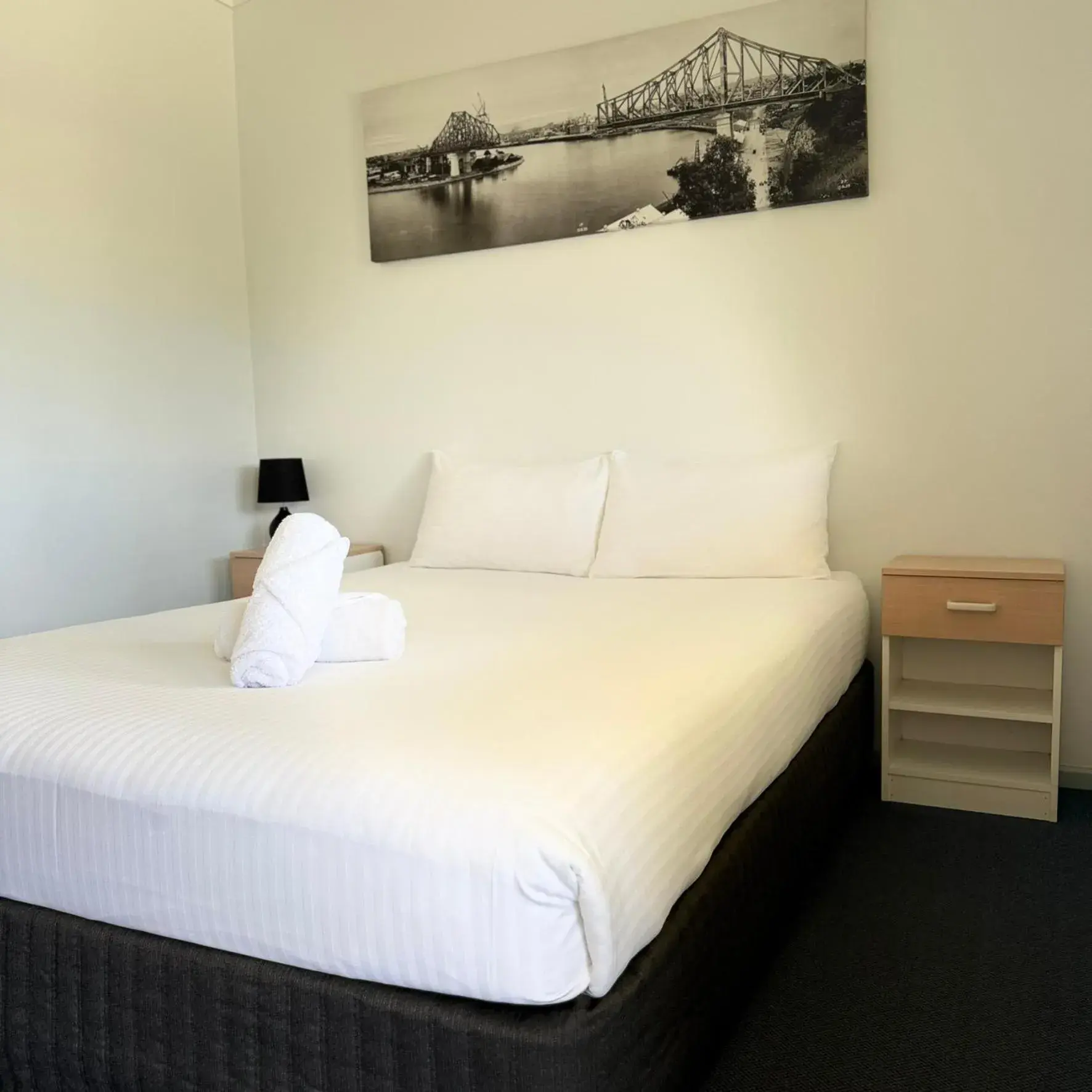 Queen Room in Pete's Place Roma Queen Room in Pete's Place Roma