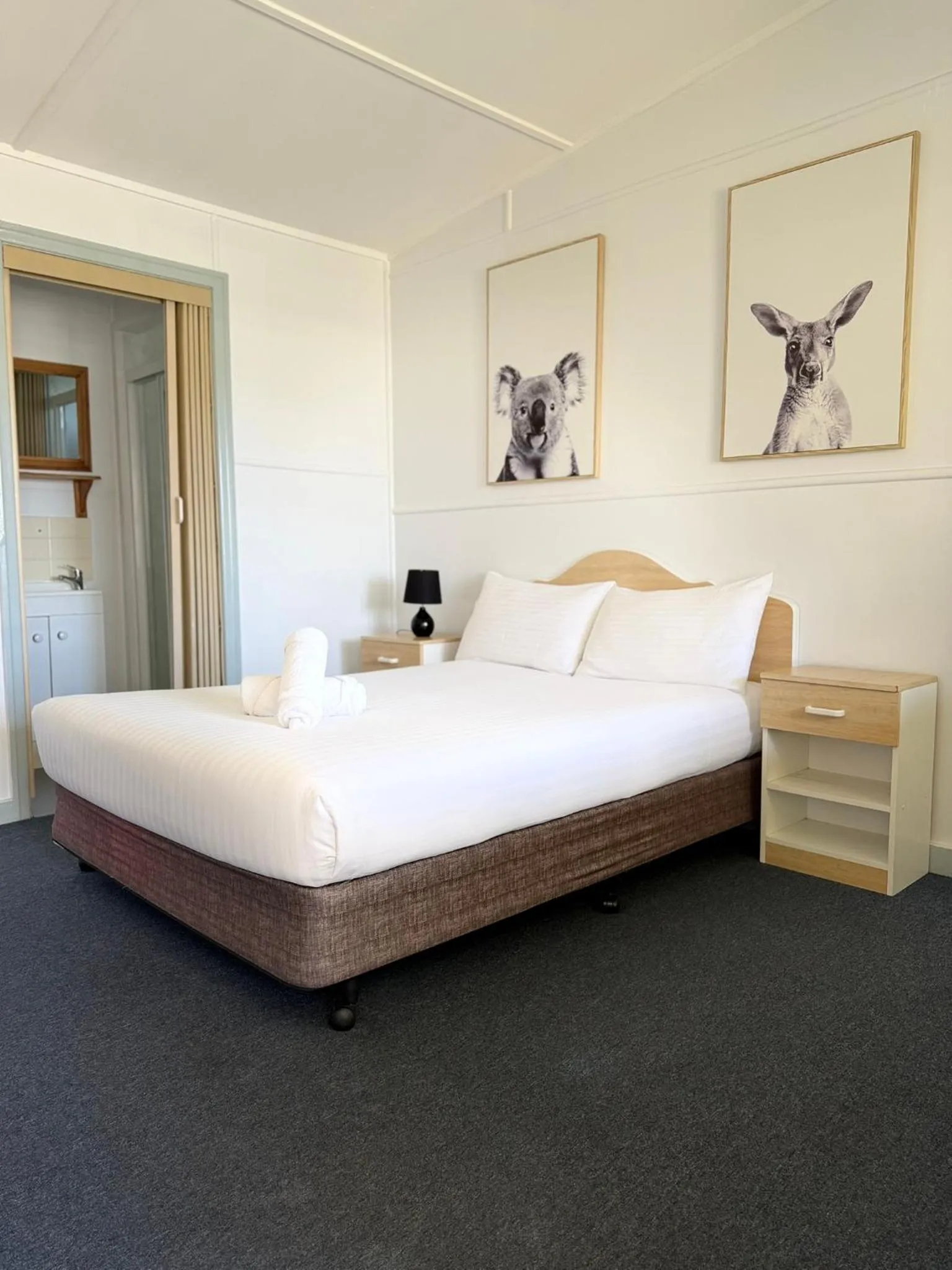 Bed in Pete's Place Roma