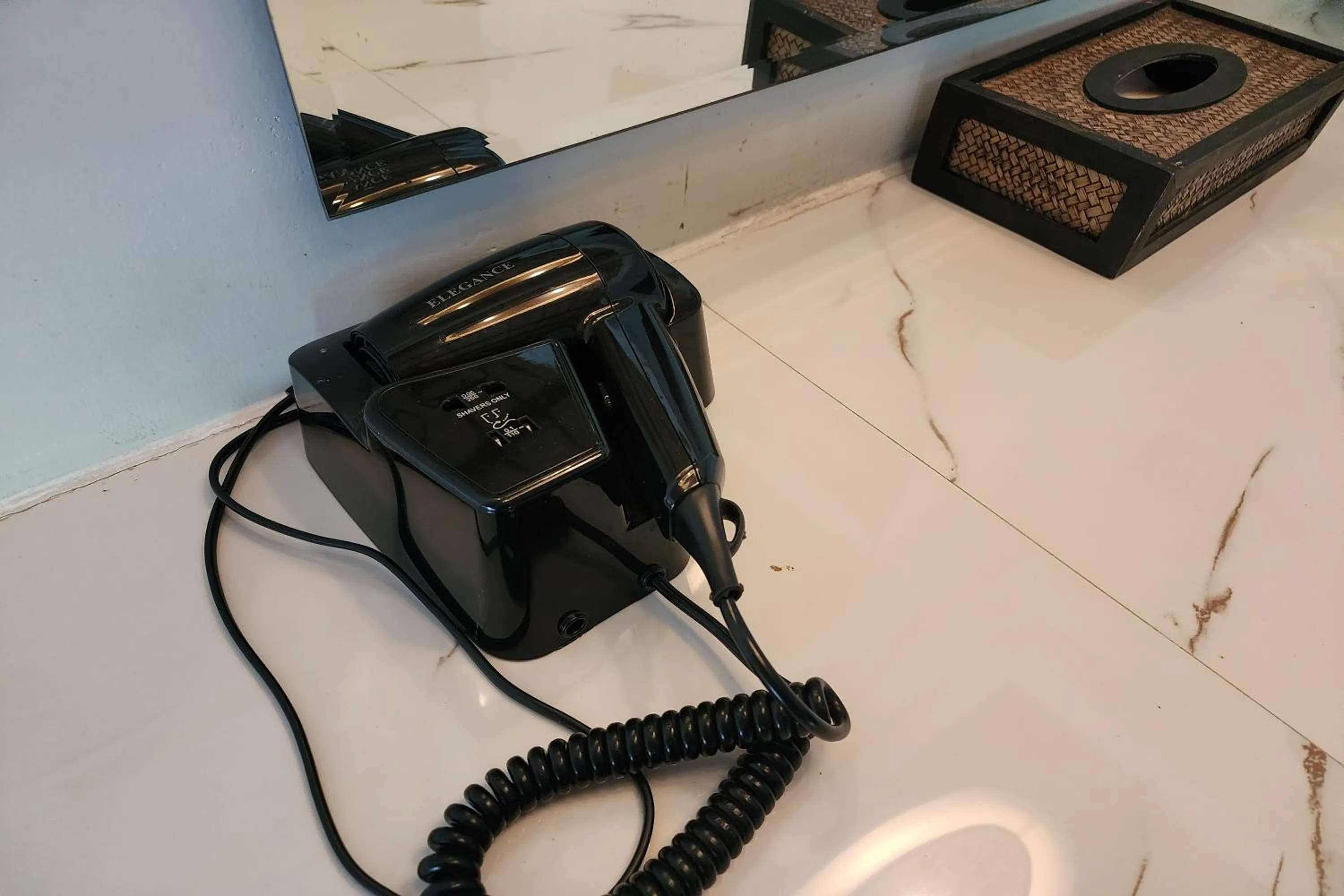 Decorative detail in Karaboon Wellness