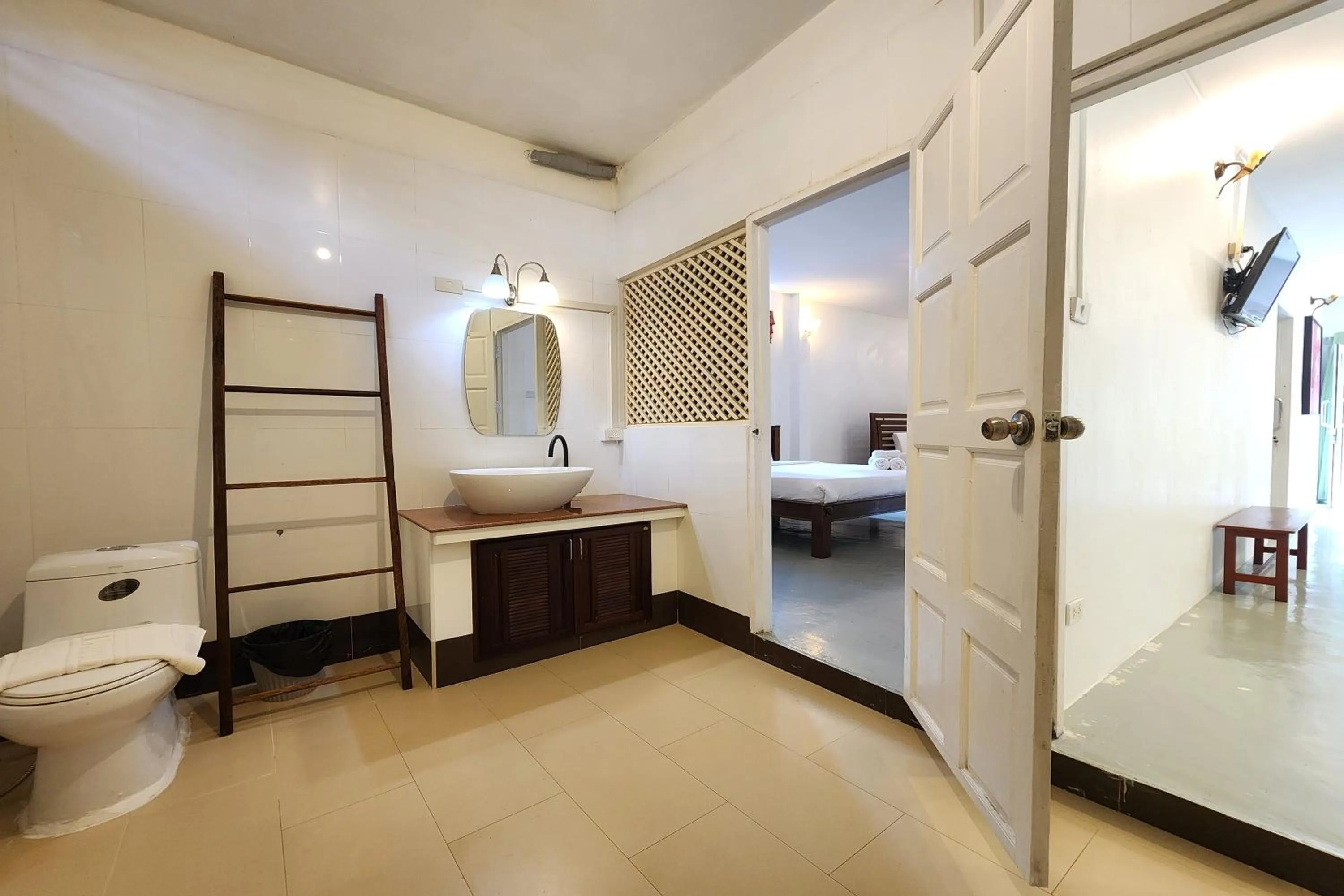 Shower, Bed in Karaboon Wellness