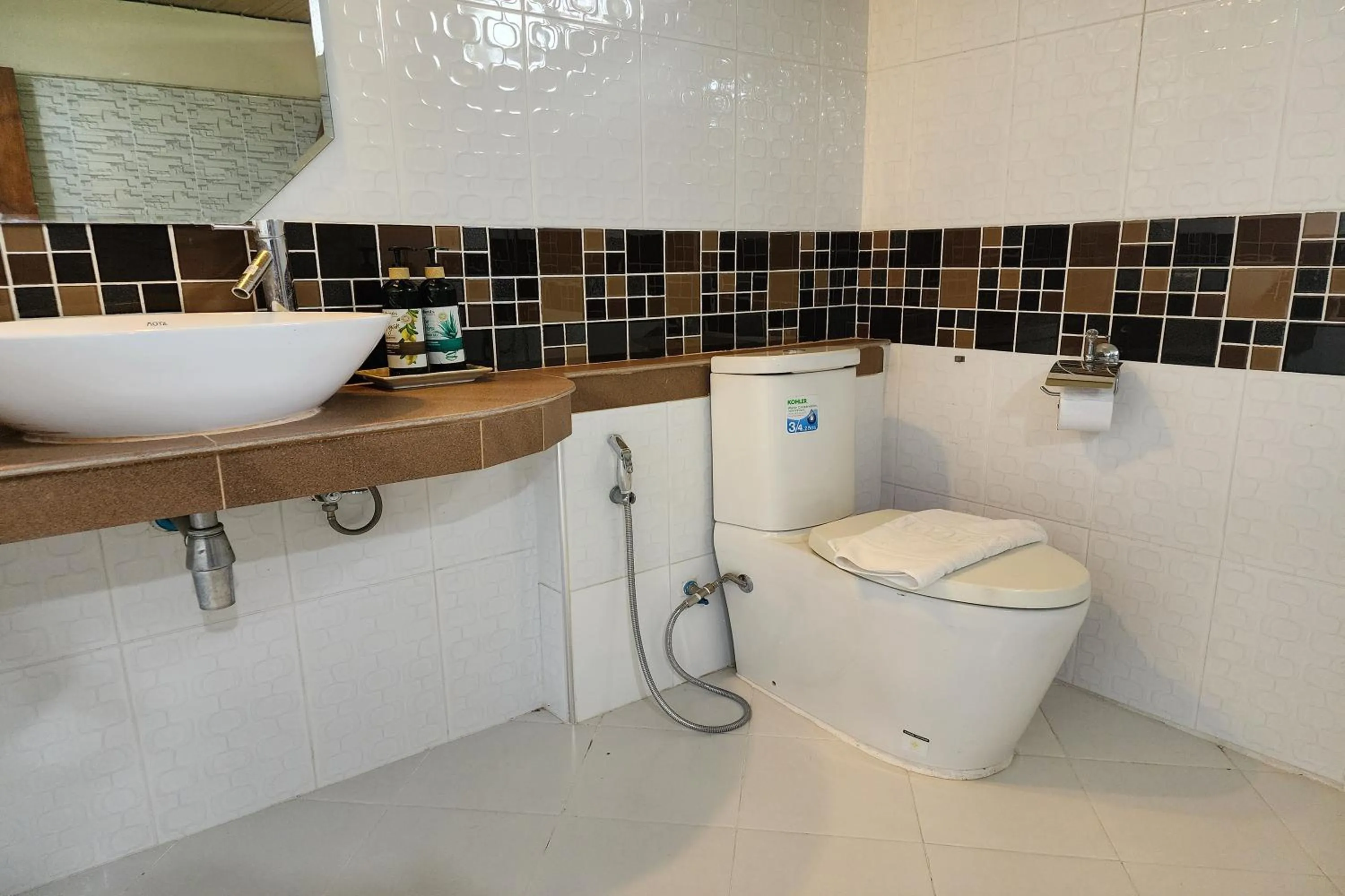 Shower in Karaboon Wellness