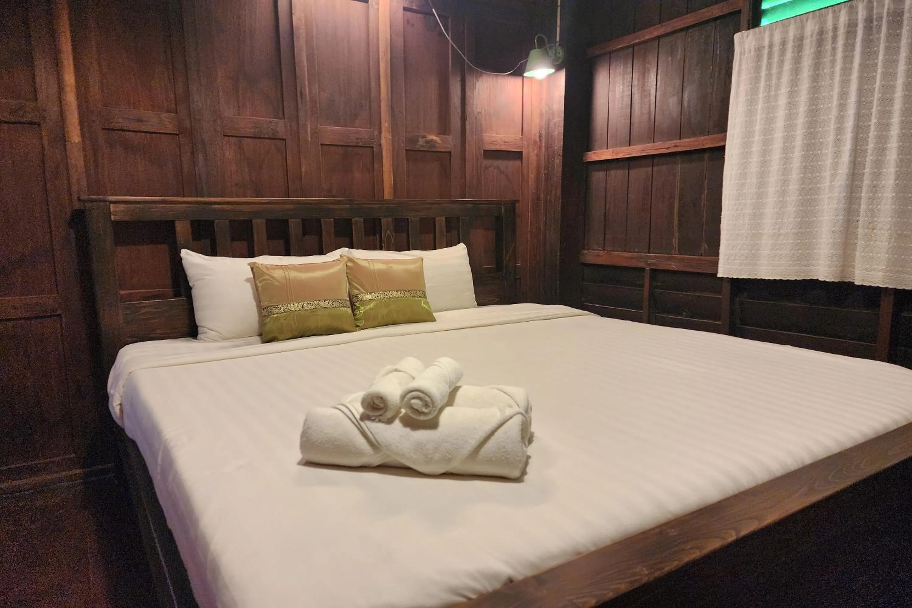 Bed in Karaboon Wellness