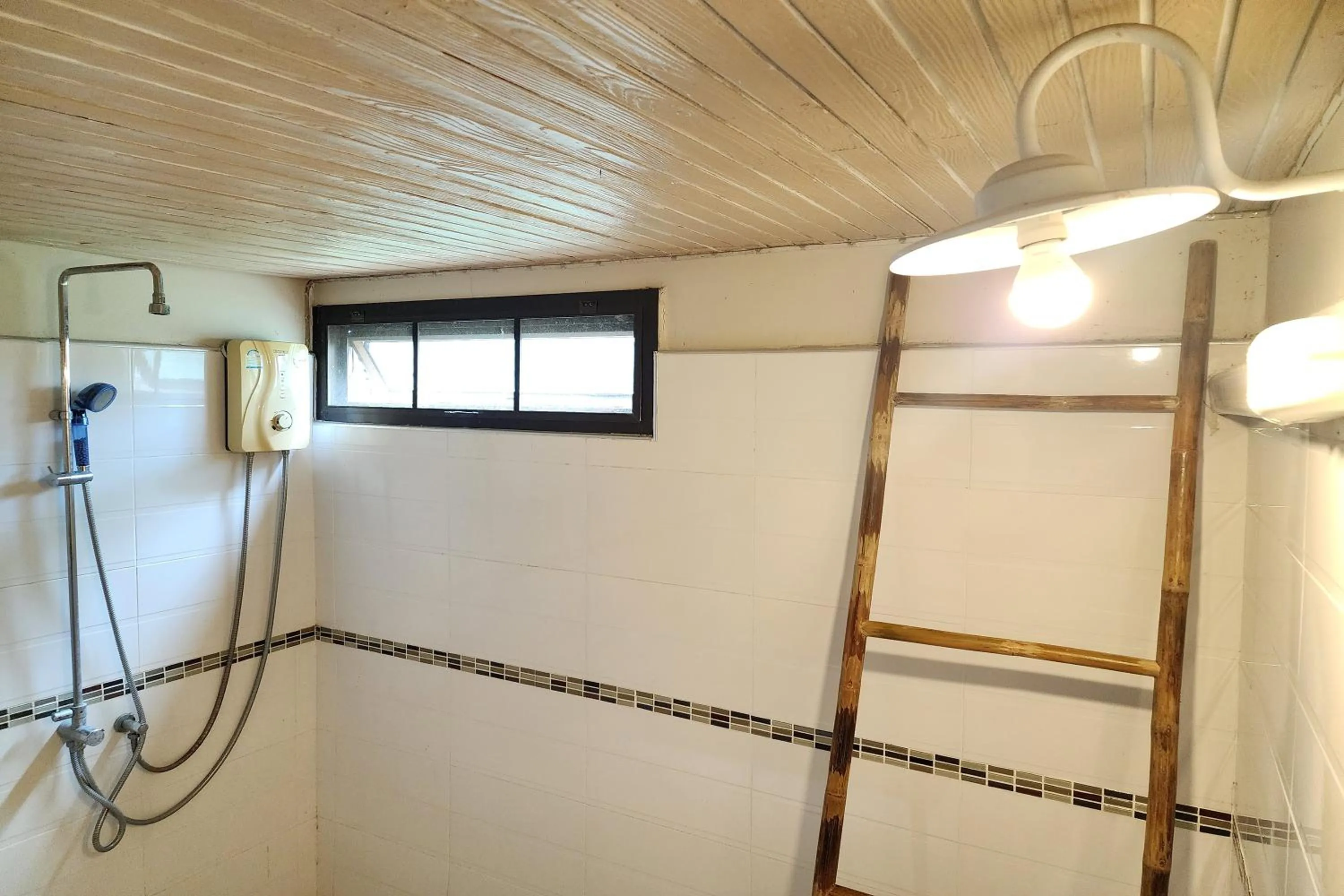 Shower in Karaboon Wellness