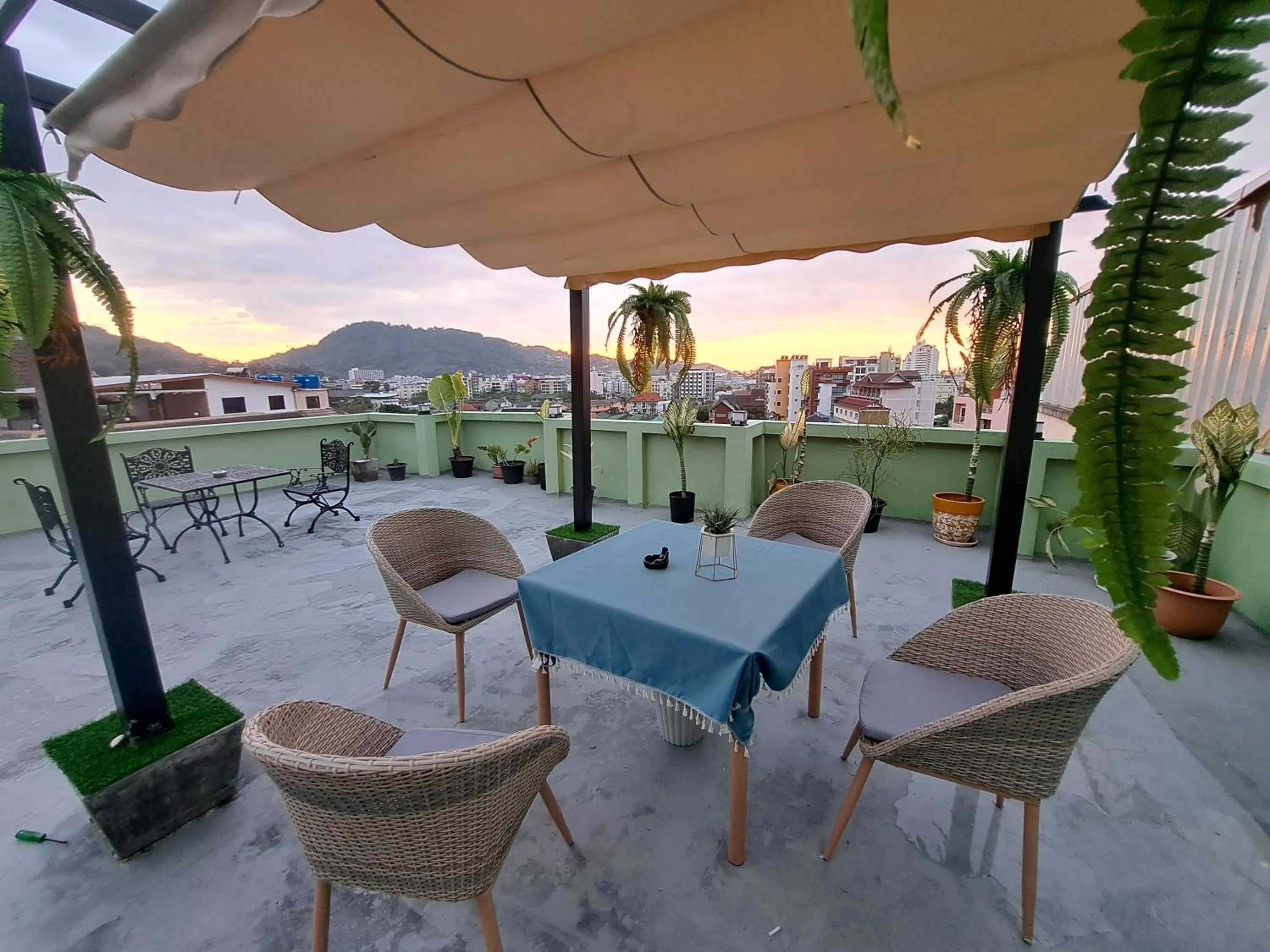 Patio in Lily Holiday hotel 百合假日酒店